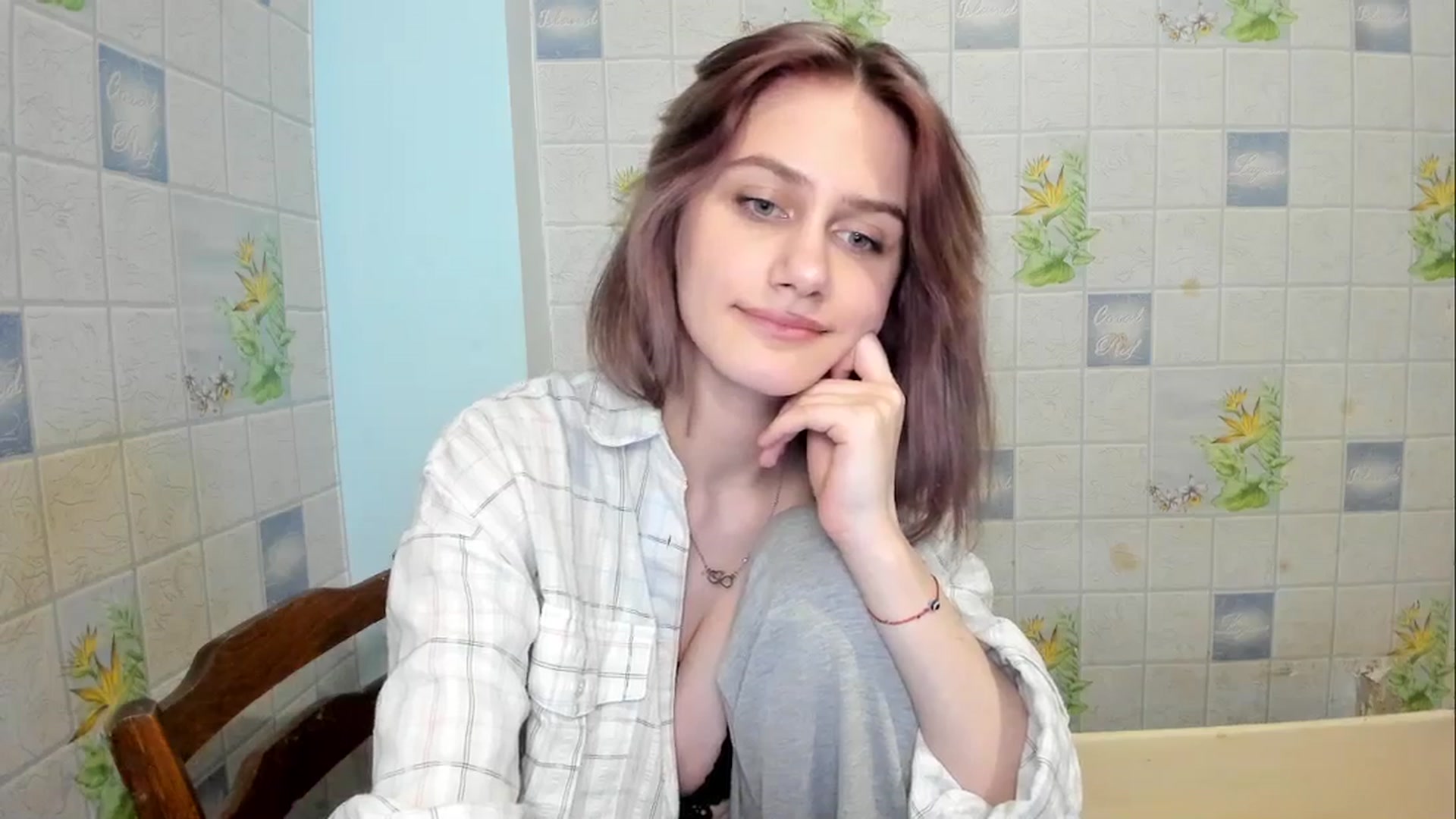 Gallery image thumbnail from NicoleDaviss's myfreecams stream on, 02/18/2026, 04:18 image 7 of 20