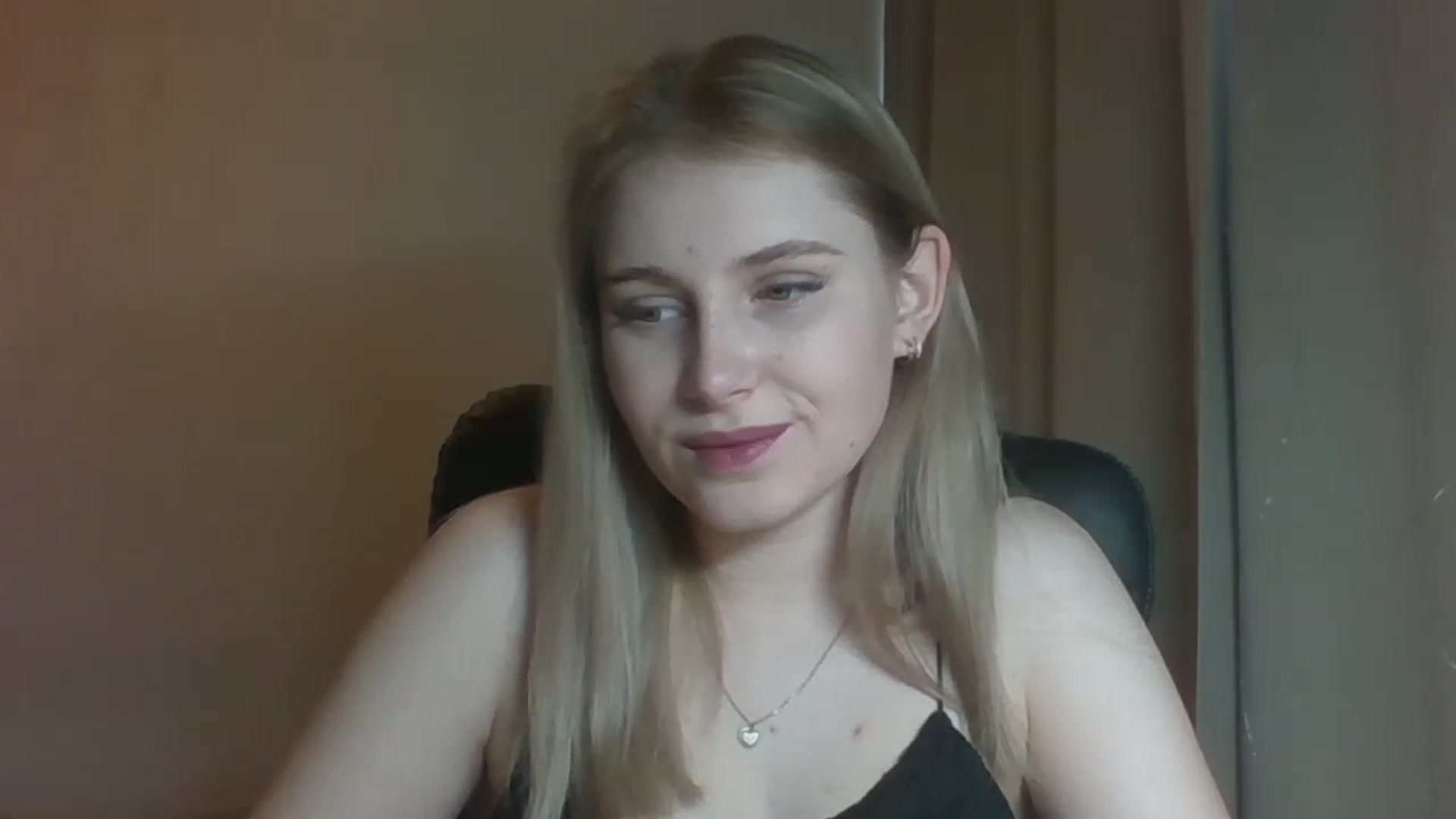 Gallery image thumbnail from NicoleHappy's myfreecams stream on, 11/26/2023, 11:04 image 6 of 20