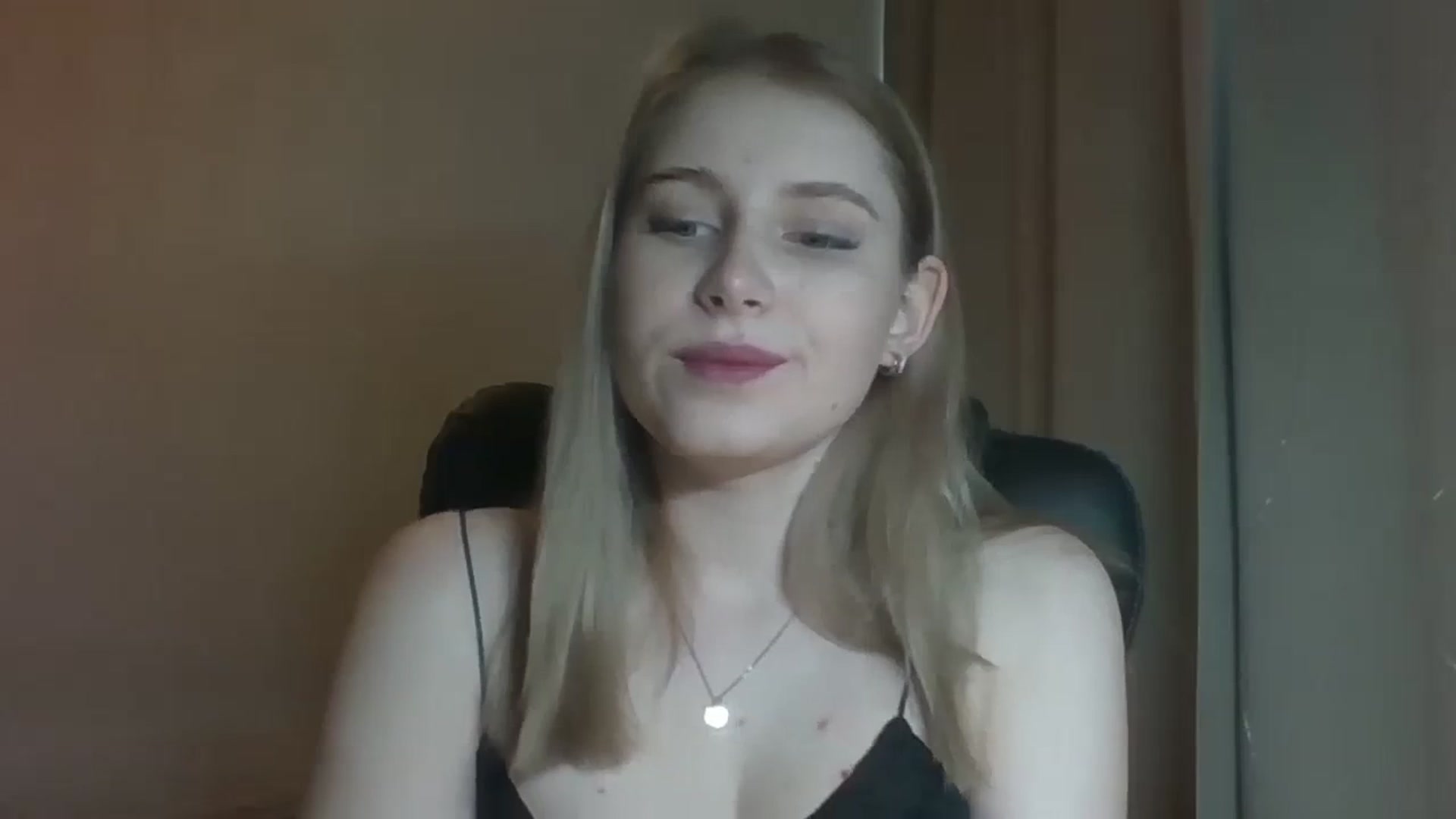 Gallery image thumbnail from NicoleHappy's myfreecams stream on, 11/26/2023, 11:04 image 11 of 20
