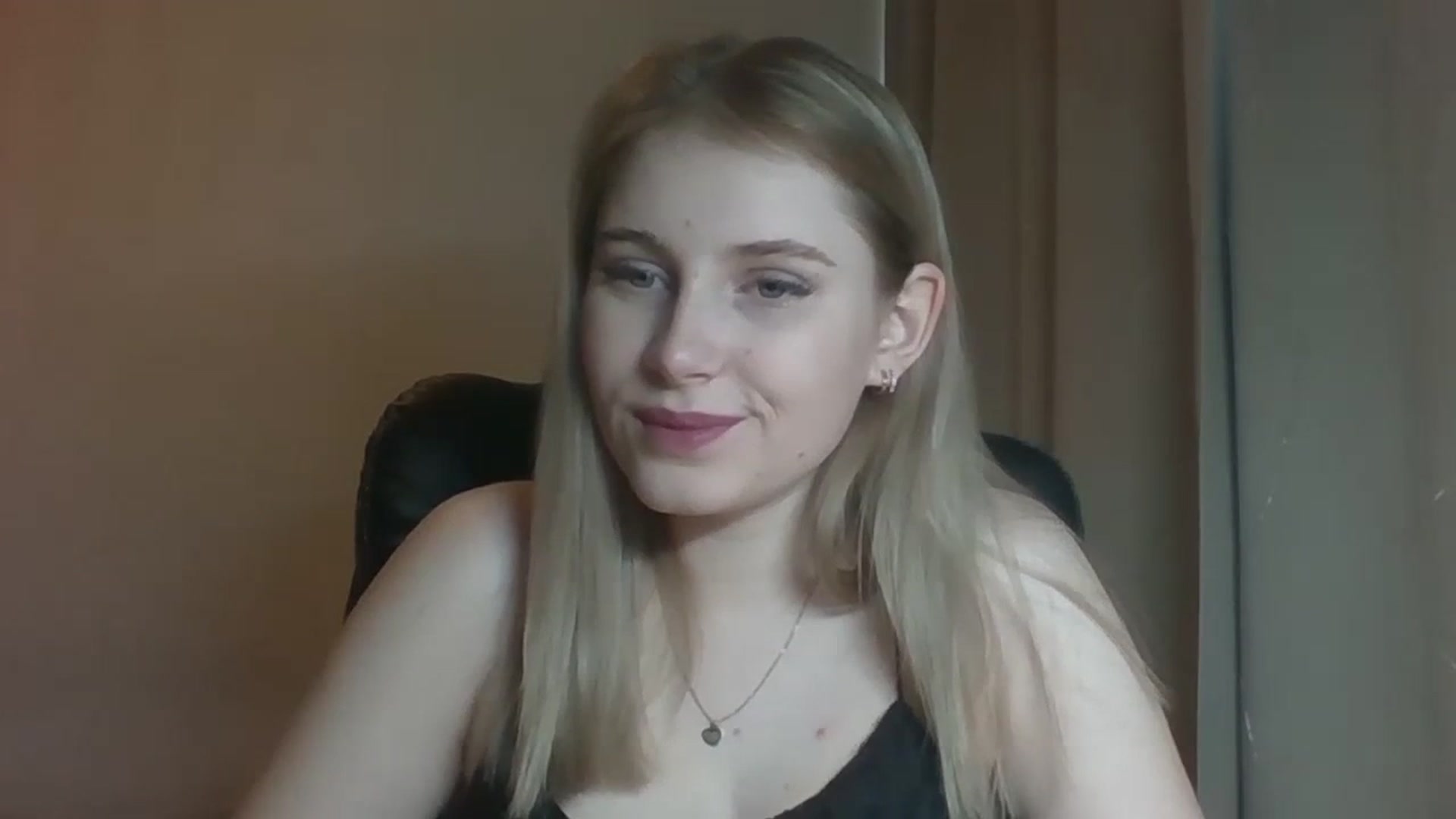 Gallery image thumbnail from NicoleHappy's myfreecams stream on, 11/26/2023, 11:04 image 9 of 20
