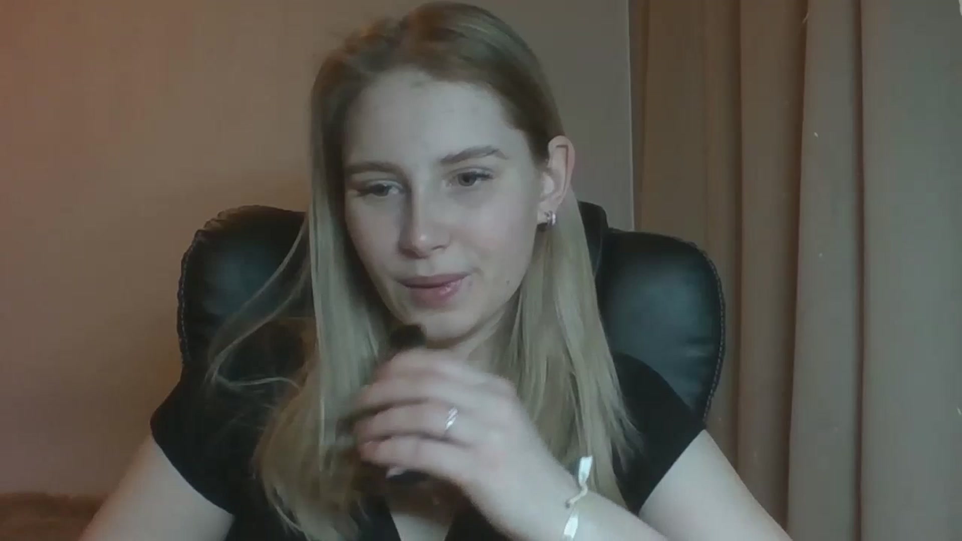 Gallery image thumbnail from NicoleHappy's myfreecams stream on, 01/02/2024, 09:01 image 16 of 20