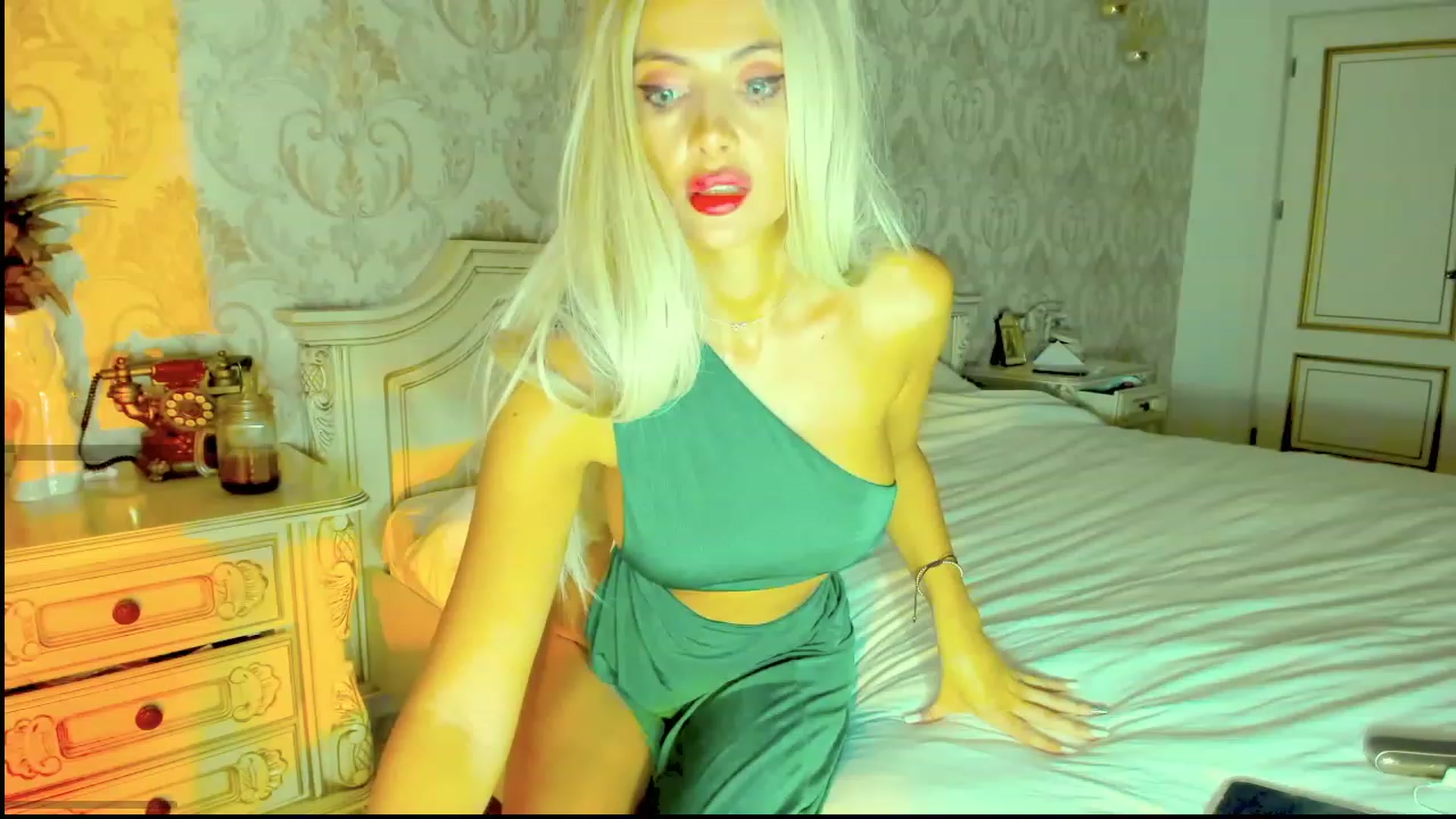 Gallery image thumbnail from NicoleHottiy's myfreecams stream on, 11/15/2022, 24:15 image 11 of 20