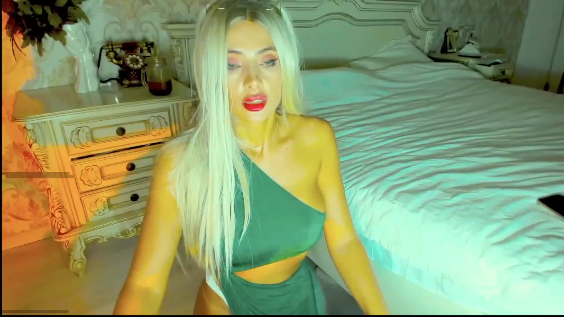 Gallery image thumbnail from NicoleHottiy's myfreecams stream on, 11/15/2022, 24:59 image 14 of 20