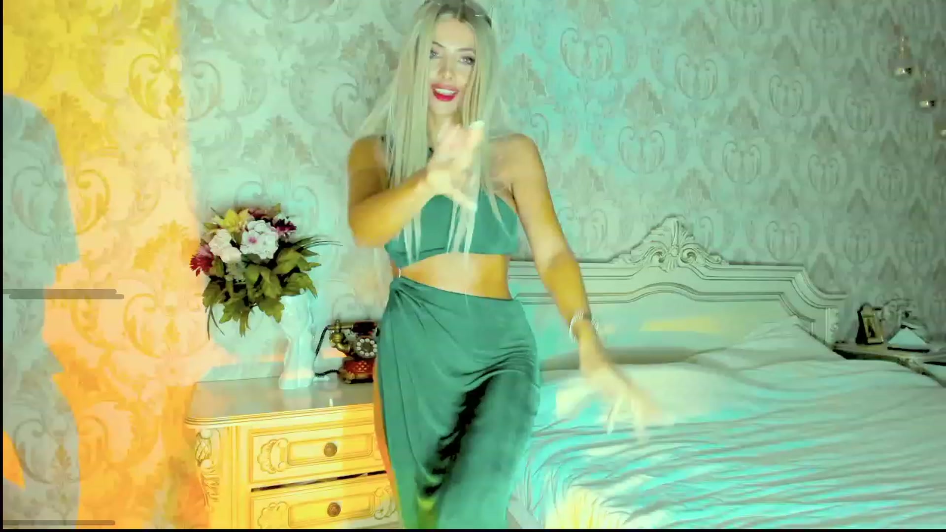 Gallery image thumbnail from NicoleHottiy's myfreecams stream on, 11/15/2022, 24:59 image 9 of 20