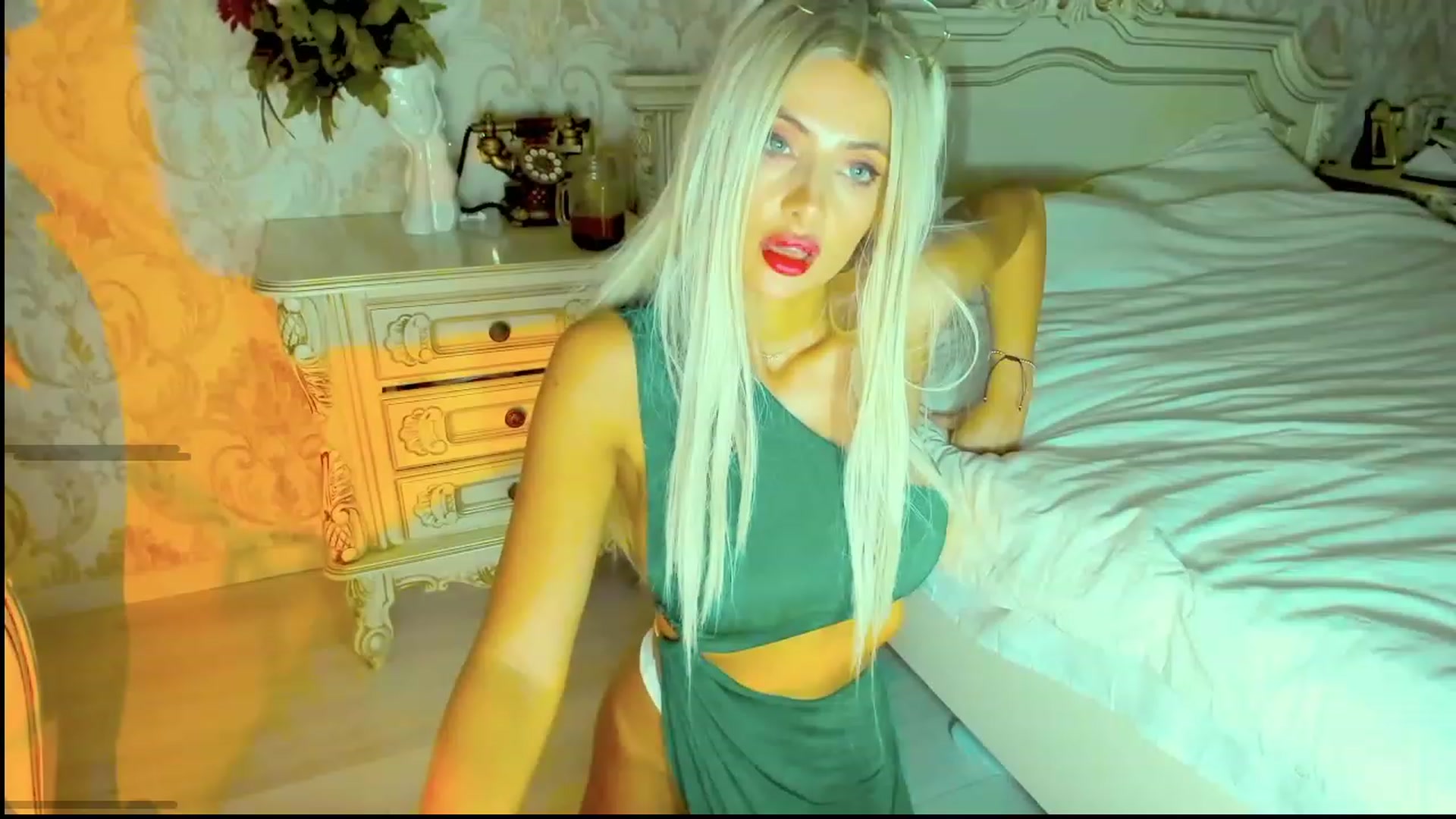 Gallery image thumbnail from NicoleHottiy's myfreecams stream on, 11/15/2022, 24:59 image 6 of 20