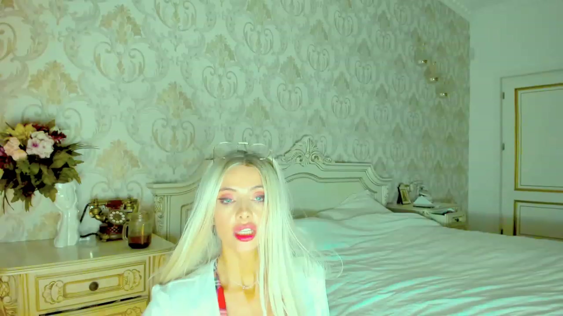 Gallery image thumbnail from NicoleHottiy's myfreecams stream on, 11/15/2022, 02:35 image 11 of 20