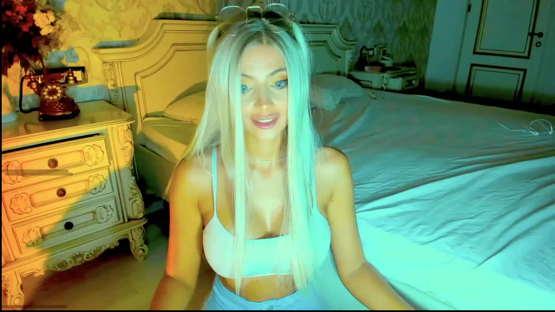 Gallery image thumbnail from NicoleHottiy's myfreecams stream on, 11/18/2022, 24:08 image 8 of 20