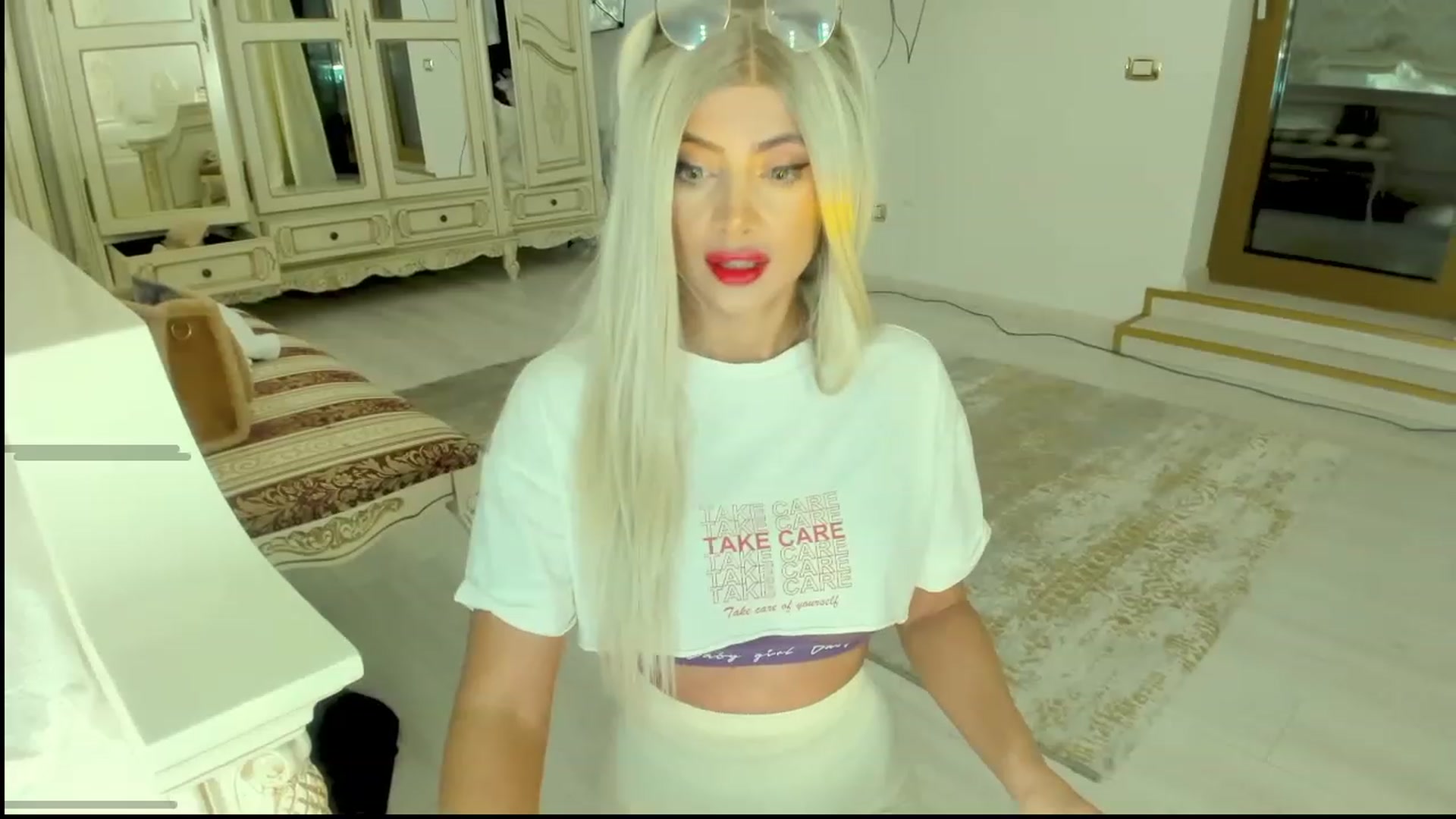Gallery image thumbnail from NicoleHottiy's myfreecams stream on, 12/07/2022, 24:58 image 2 of 20