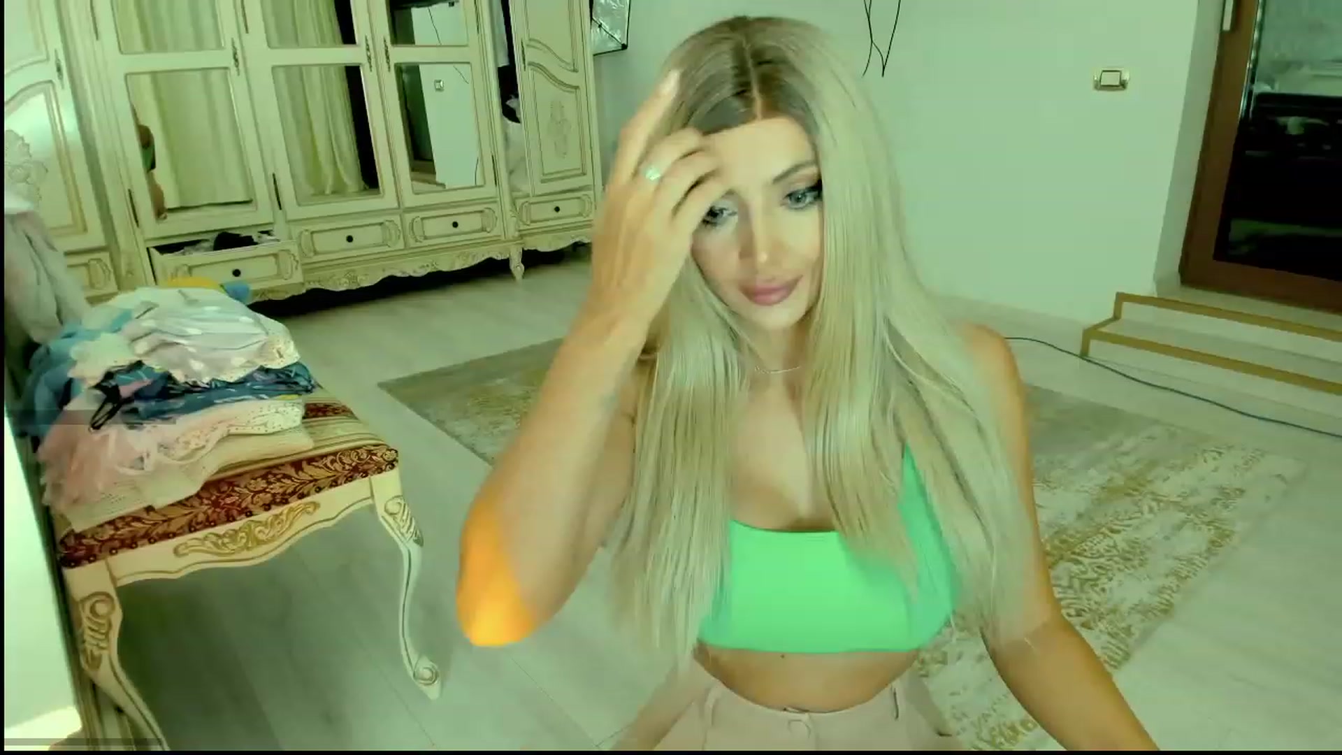 Gallery image thumbnail from NicoleHottiy's myfreecams stream on, 12/13/2022, 24:58 image 1 of 20
