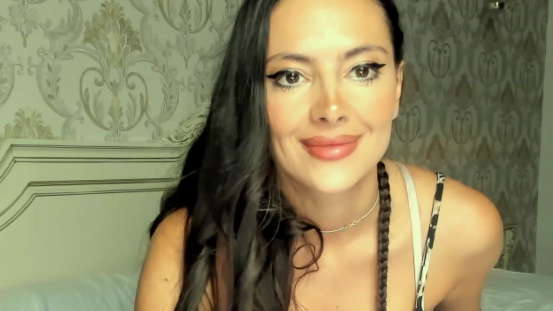 Gallery image thumbnail from NicoleHottiy's myfreecams stream on, 12/24/2022, 24:03 image 15 of 20