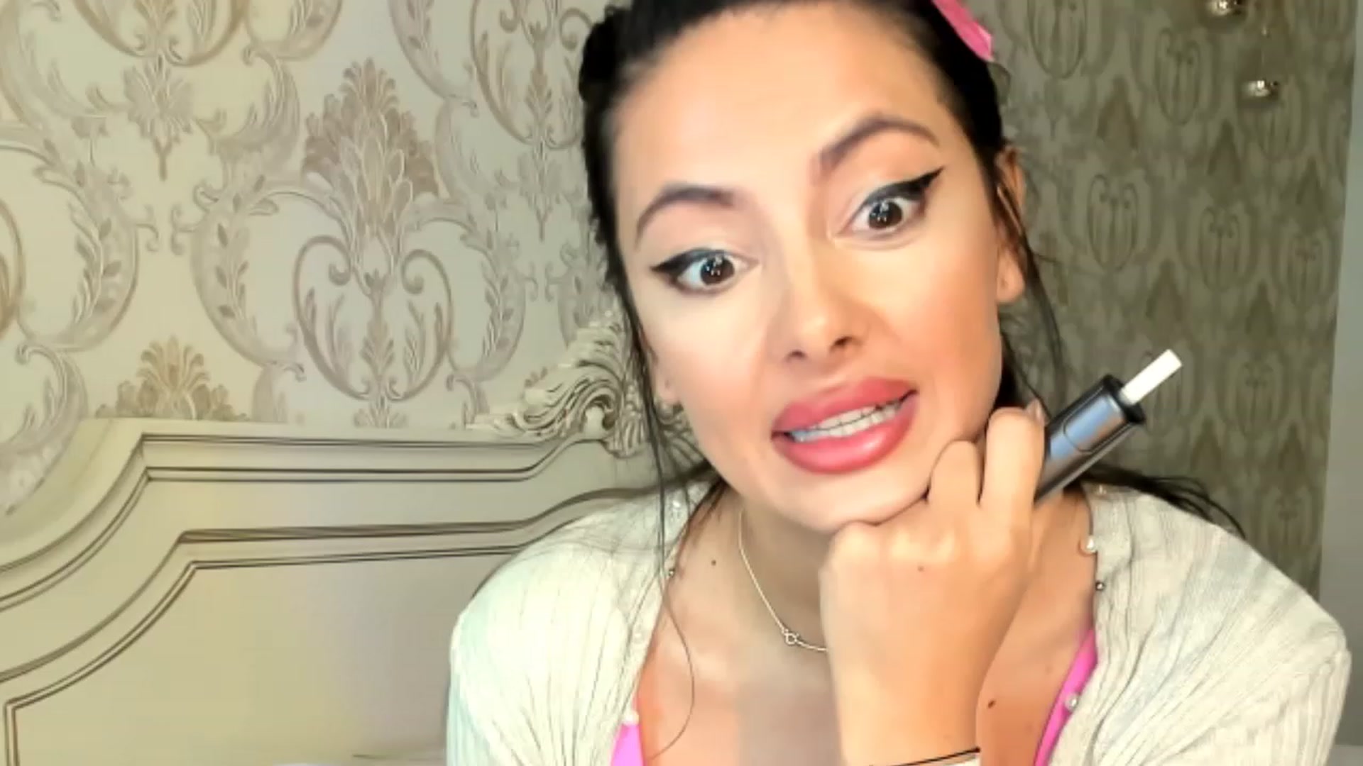 Gallery image thumbnail from NicoleHottiy's myfreecams stream on, 02/02/2023, 24:31 image 15 of 20