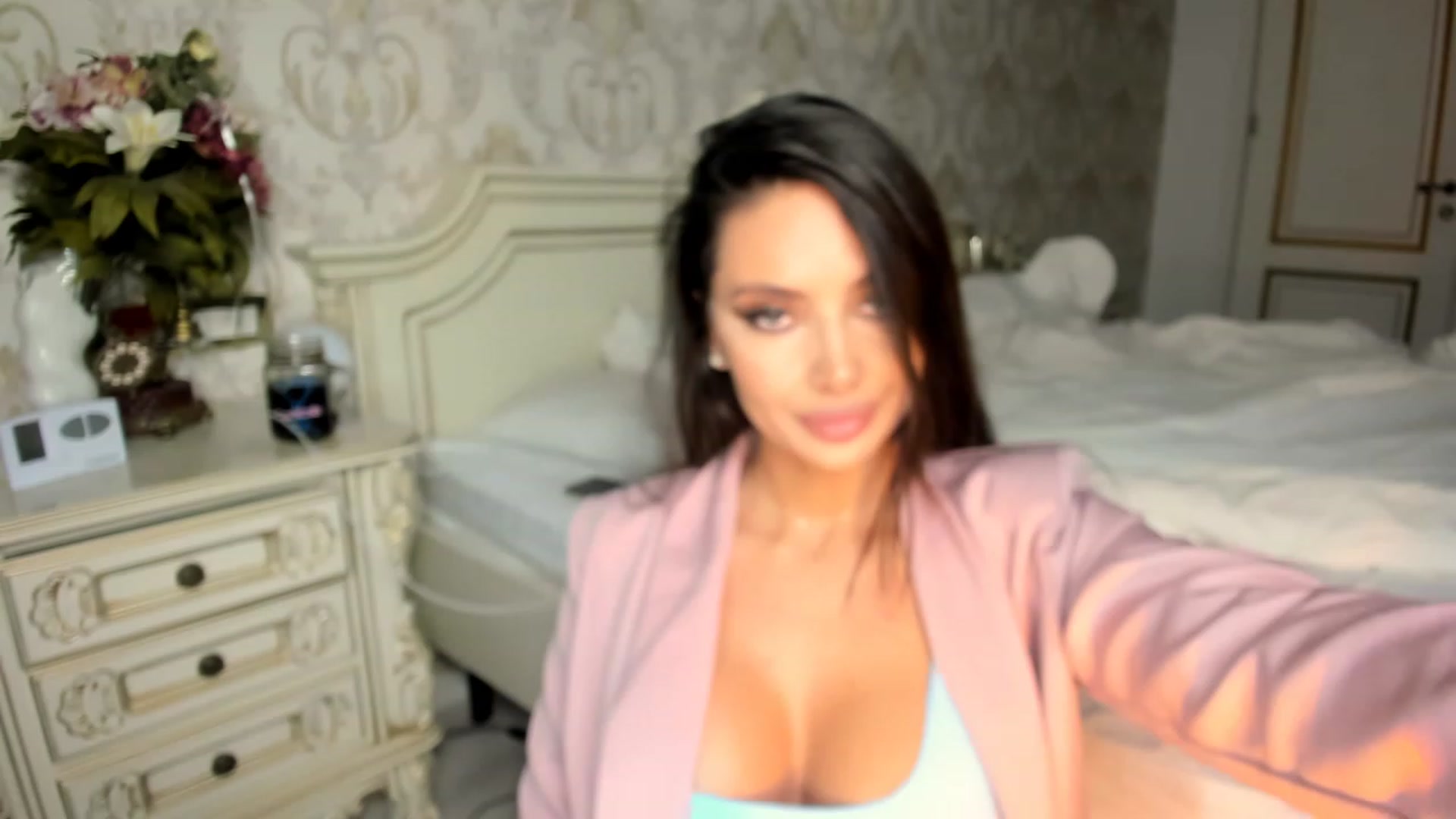 Gallery image thumbnail from NicoleHottiy's myfreecams stream on, 02/12/2023, 24:18 image 9 of 20