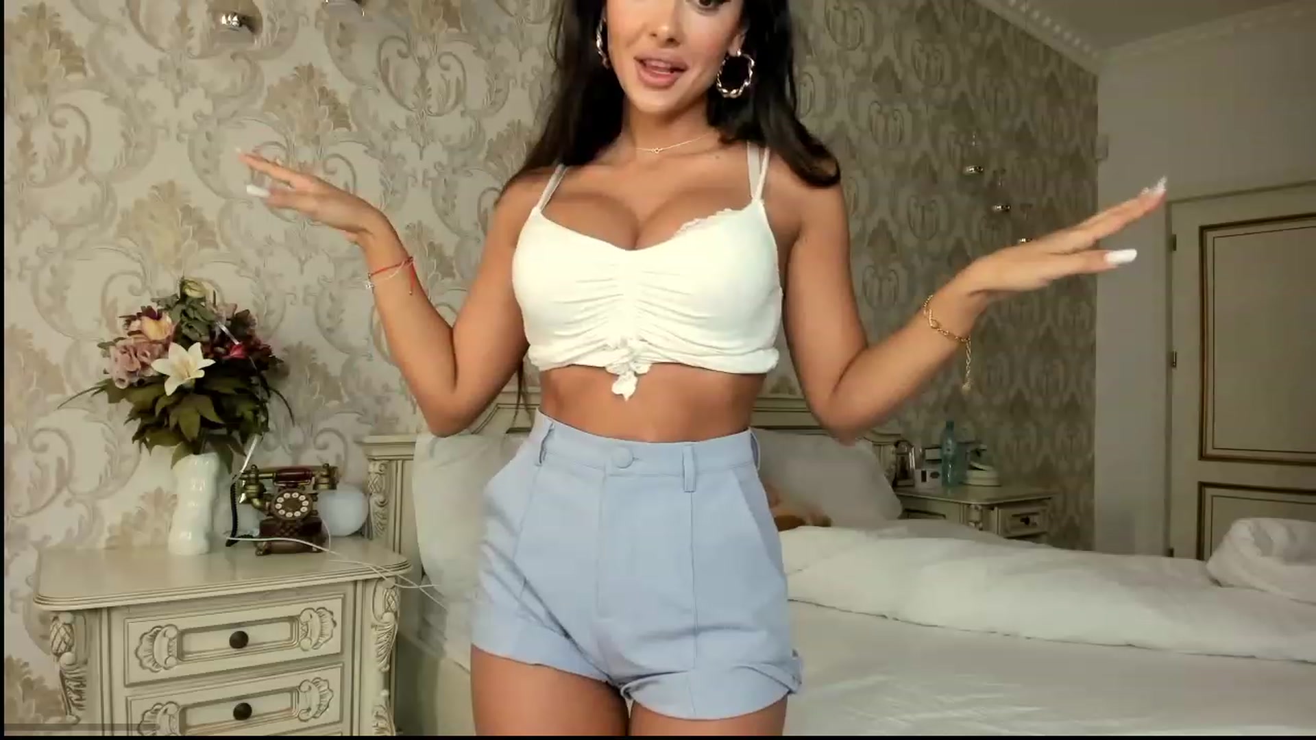 Gallery image thumbnail from NicoleHottiy's myfreecams stream on, 03/07/2023, 24:45 image 9 of 20