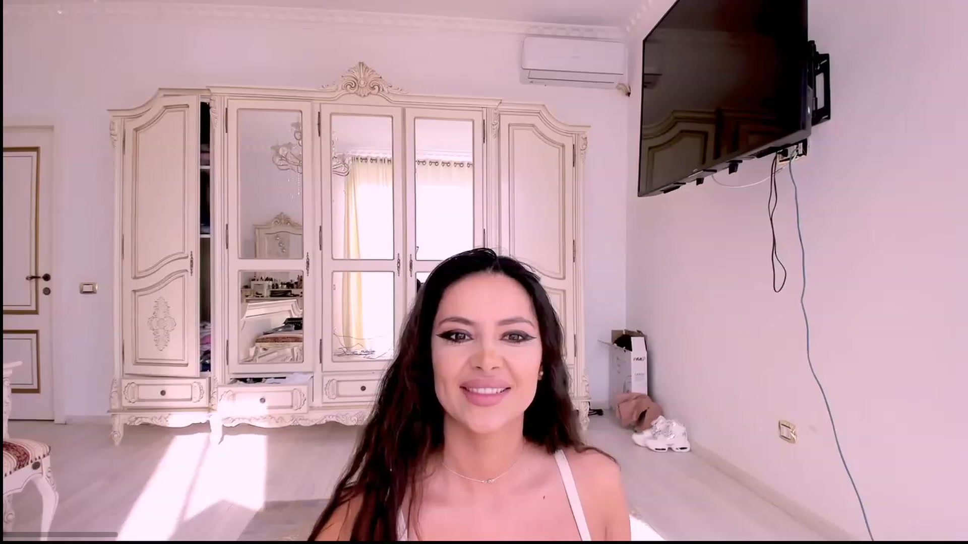 Gallery image thumbnail from NicoleHottiy's myfreecams stream on, 03/29/2023, 06:38 image 7 of 20