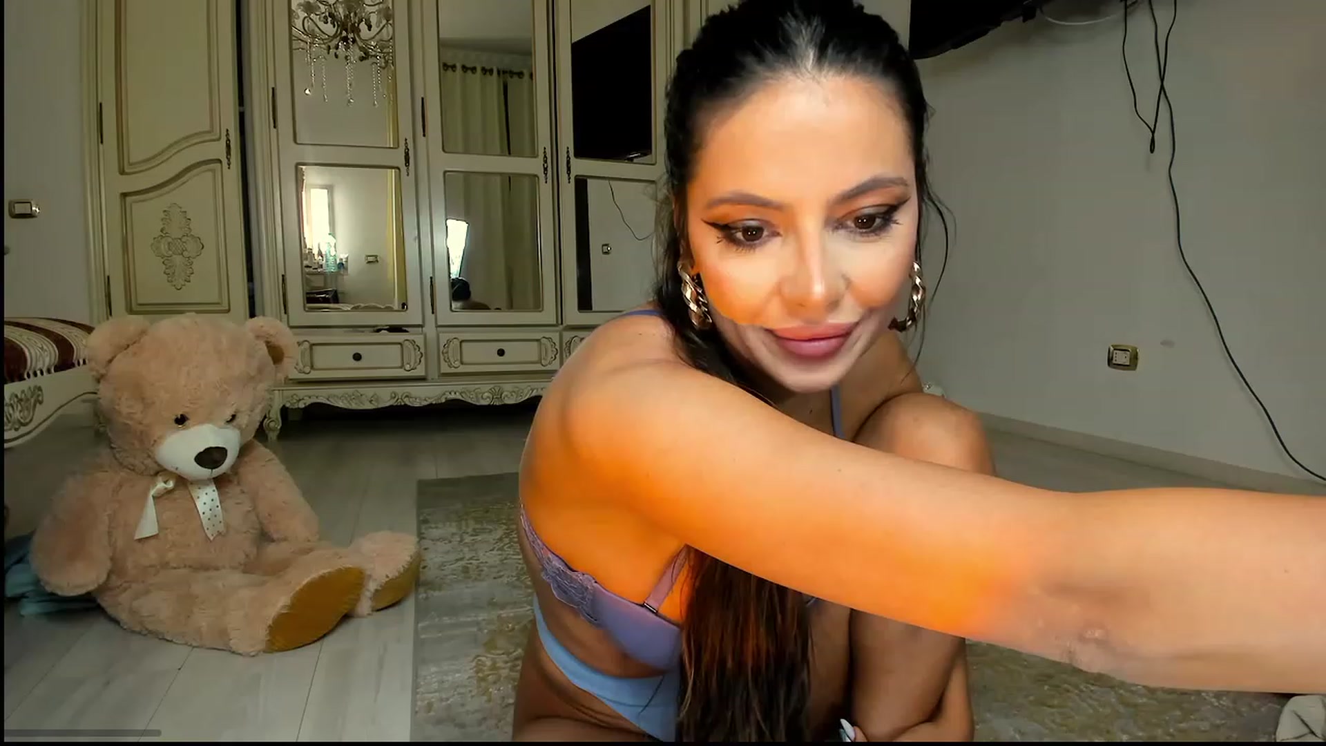 Gallery image thumbnail from NicoleHottiy's myfreecams stream on, 03/31/2023, 03:52 image 18 of 20