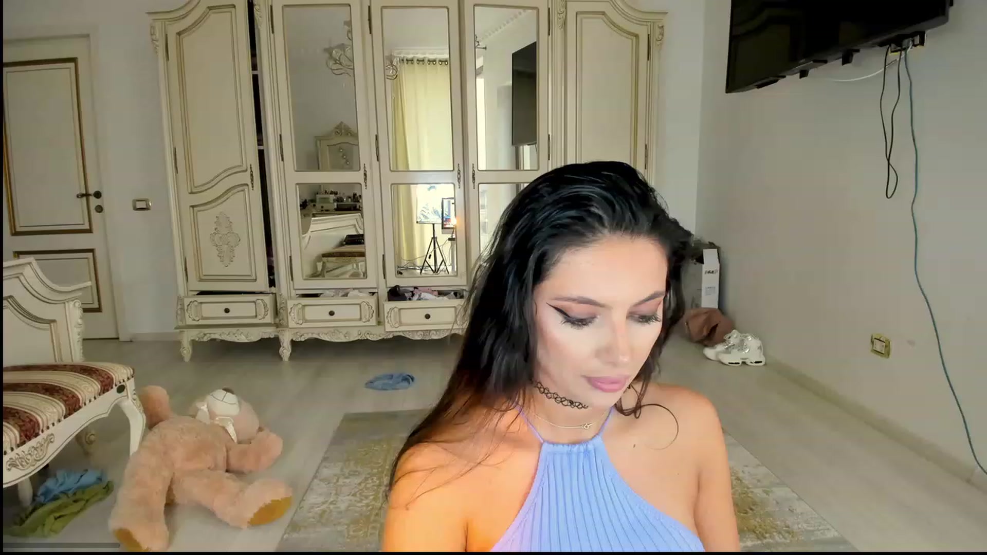Gallery image thumbnail from NicoleHottiy's myfreecams stream on, 03/31/2023, 06:44 image 14 of 20