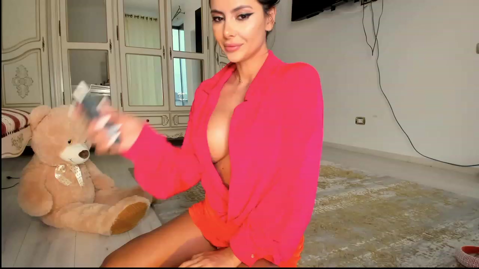 Gallery image thumbnail from NicoleHottiy's myfreecams stream on, 04/05/2023, 06:16 image 14 of 20