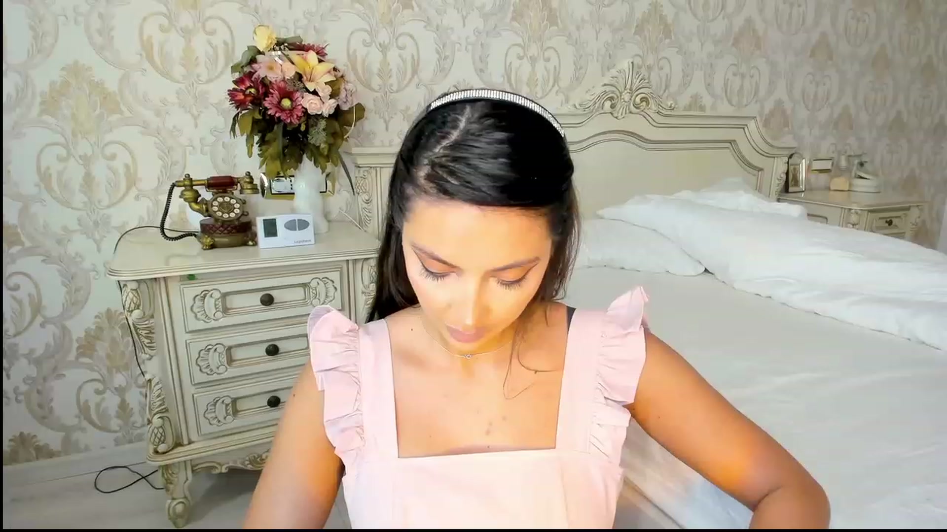 Gallery image thumbnail from NicoleHottiy's myfreecams stream on, 04/13/2023, 04:18 image 12 of 20