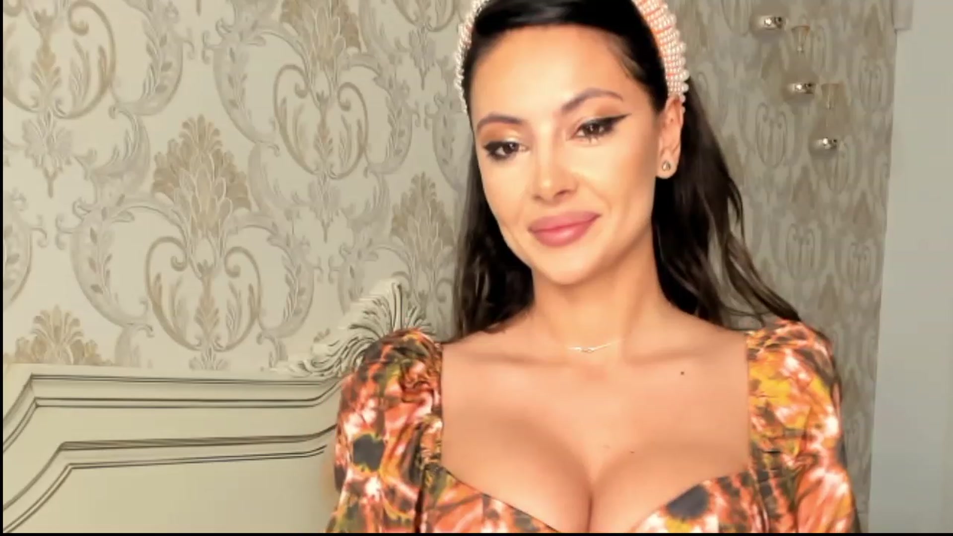 Gallery image thumbnail from NicoleHottiy's myfreecams stream on, 04/26/2023, 24:16 image 6 of 20