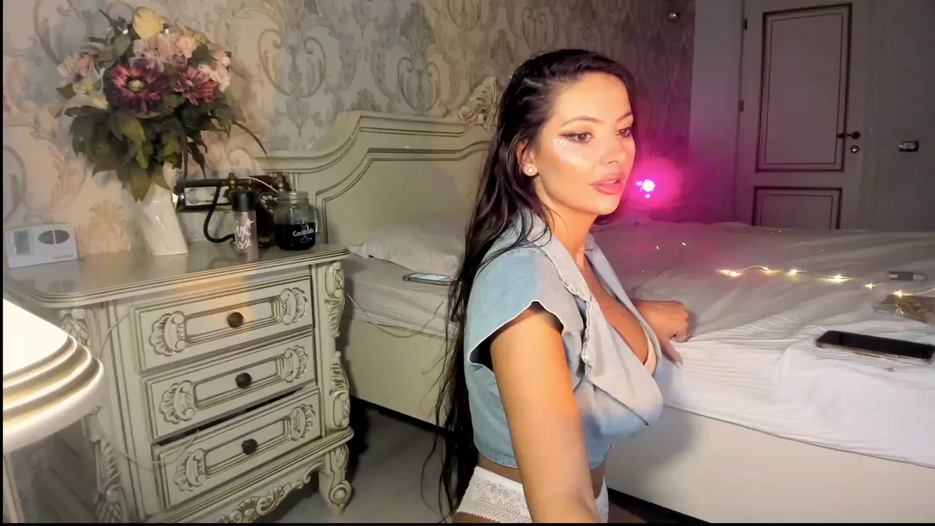 Gallery image thumbnail from NicoleHottiy's myfreecams stream on, 06/01/2023, 23:20 image 11 of 20