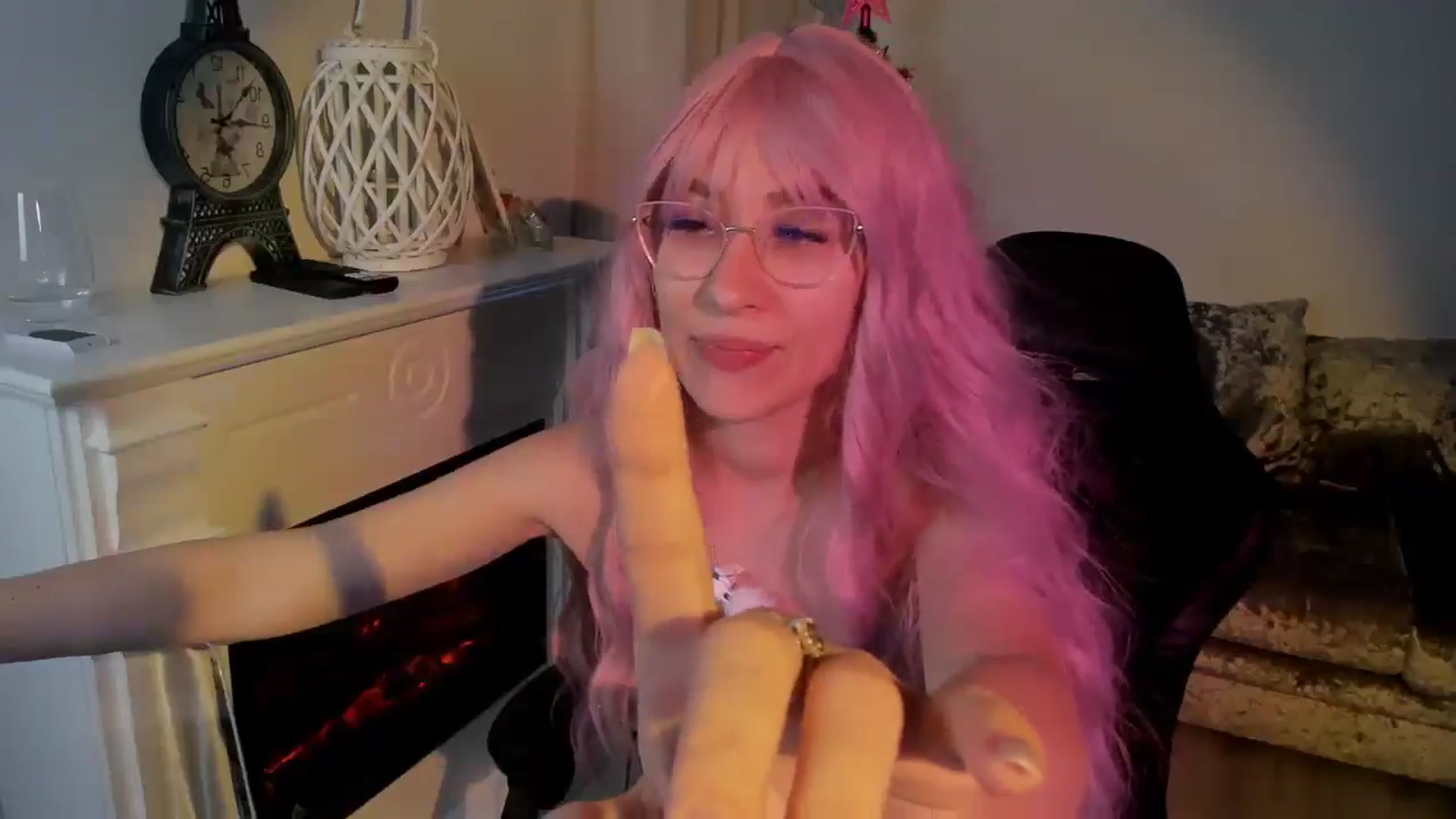 Gallery image thumbnail from NicoleIris's myfreecams stream on, 12/06/2025, 14:12 image 18 of 20