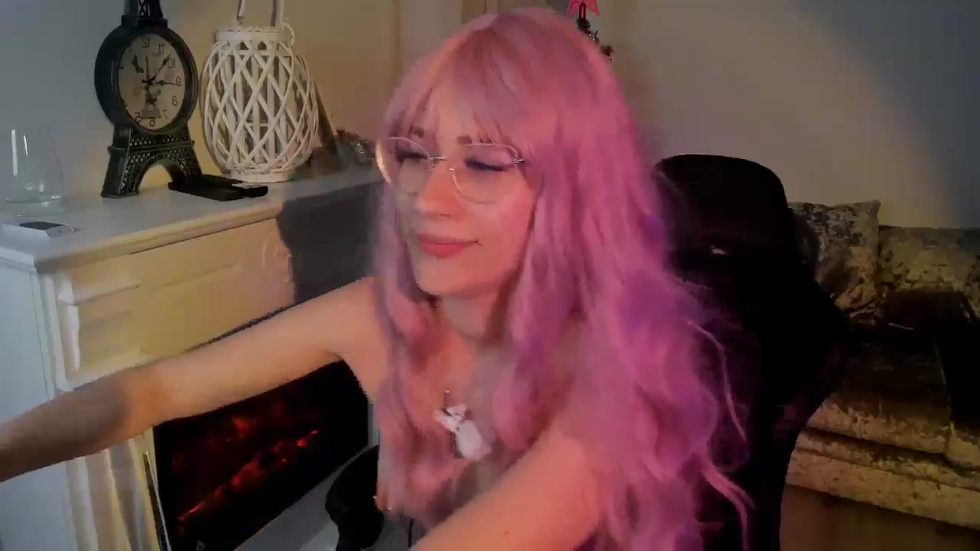 Gallery image thumbnail from NicoleIris's myfreecams stream on, 12/06/2025, 14:12 image 19 of 20