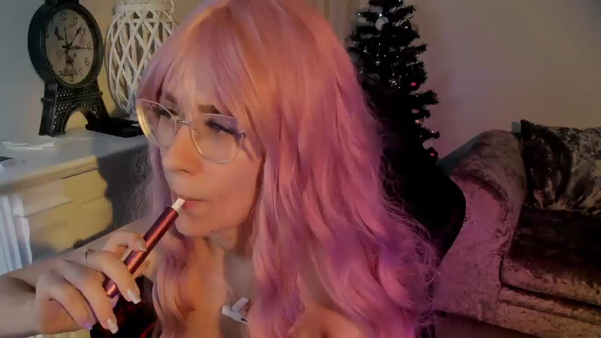 Gallery image thumbnail from NicoleIris's myfreecams stream on, 12/06/2025, 14:12 image 8 of 20