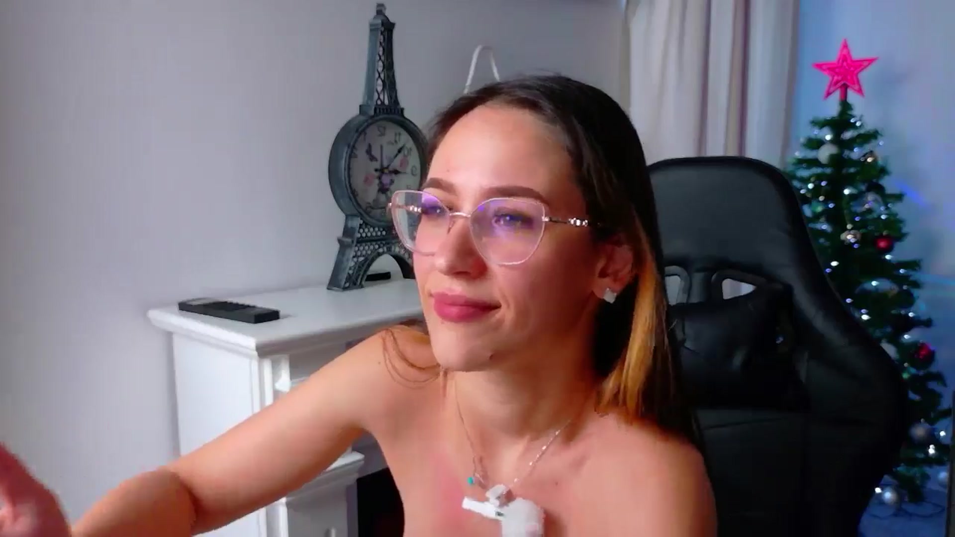 Gallery image thumbnail from NicoleIris's myfreecams stream on, 12/20/2025, 13:44 image 20 of 20