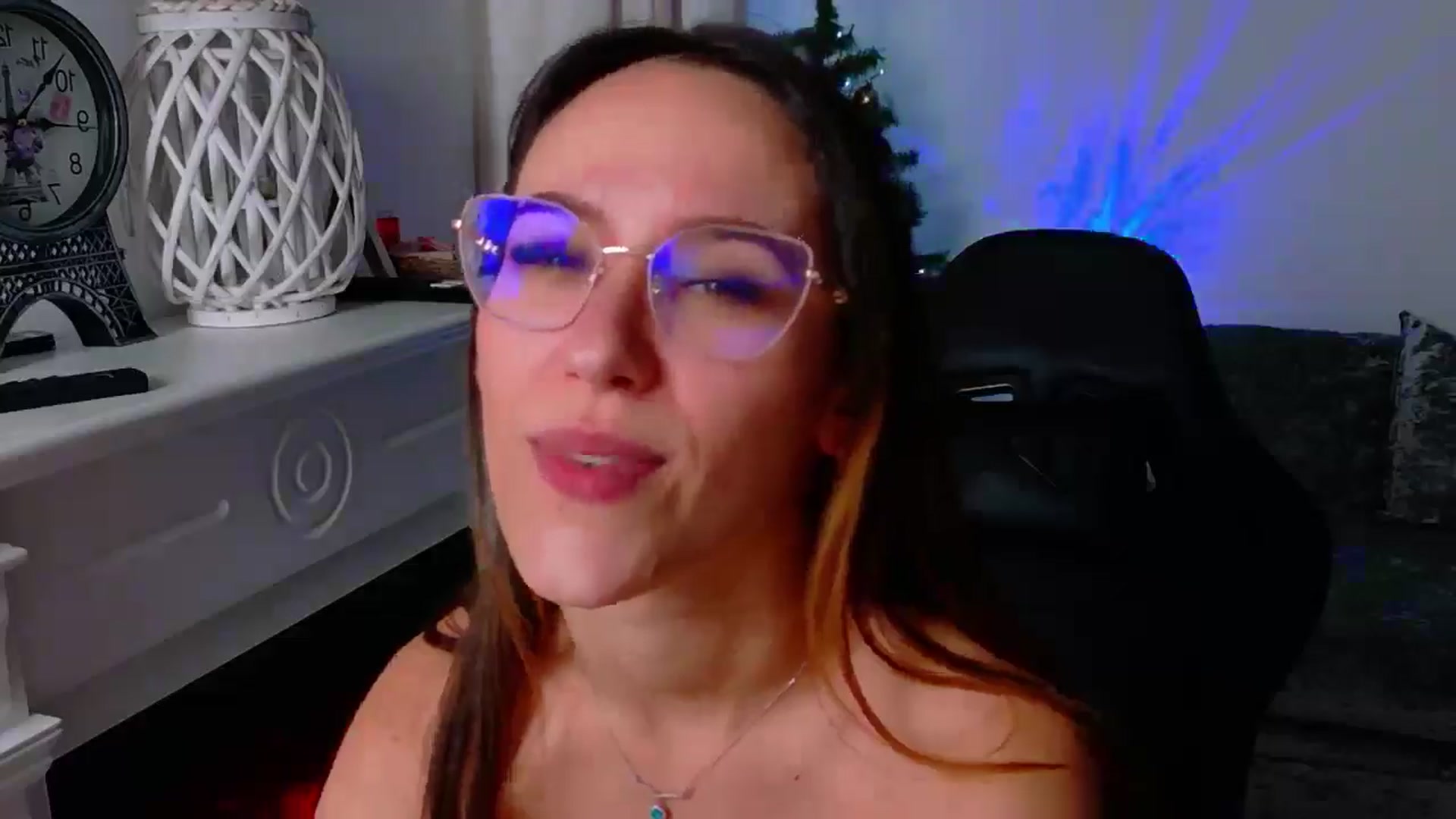 Gallery image thumbnail from NicoleIris's myfreecams stream on, 12/20/2025, 13:44 image 3 of 20