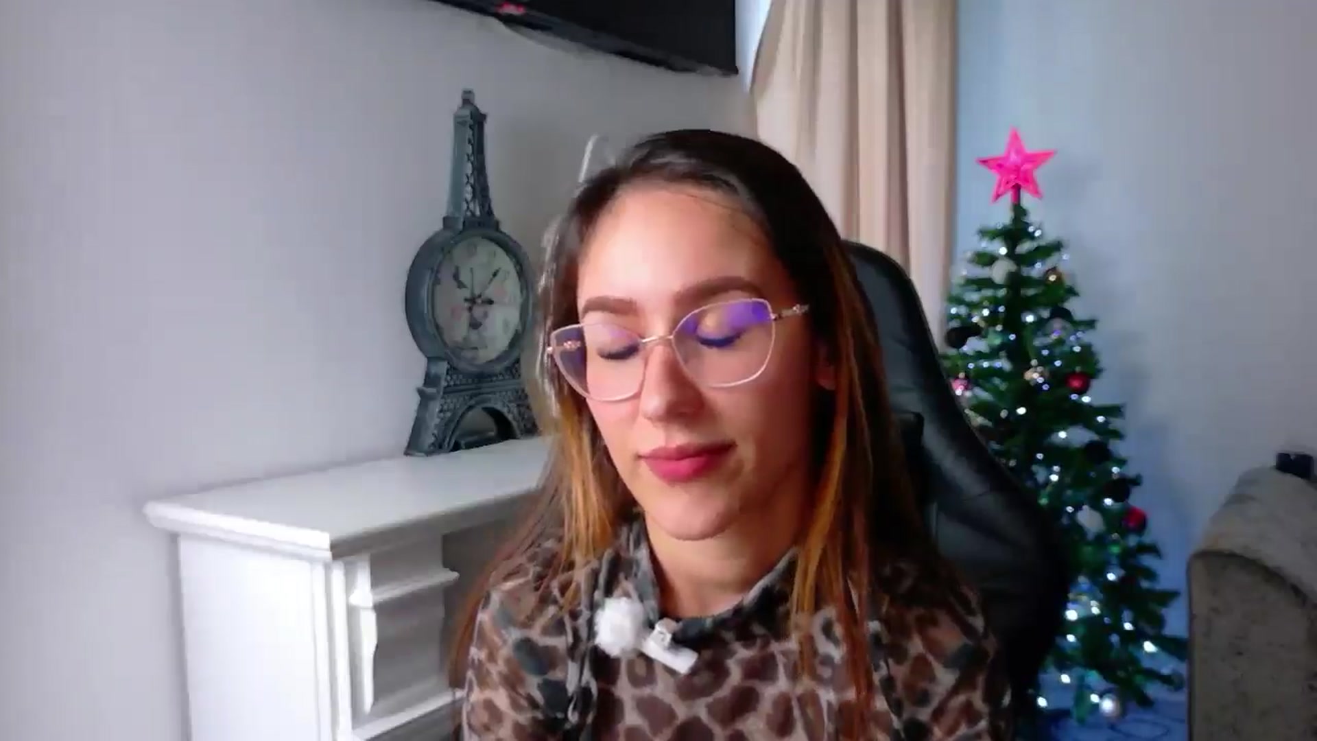 Gallery image thumbnail from NicoleIris's myfreecams stream on, 01/07/2026, 13:53 image 10 of 20