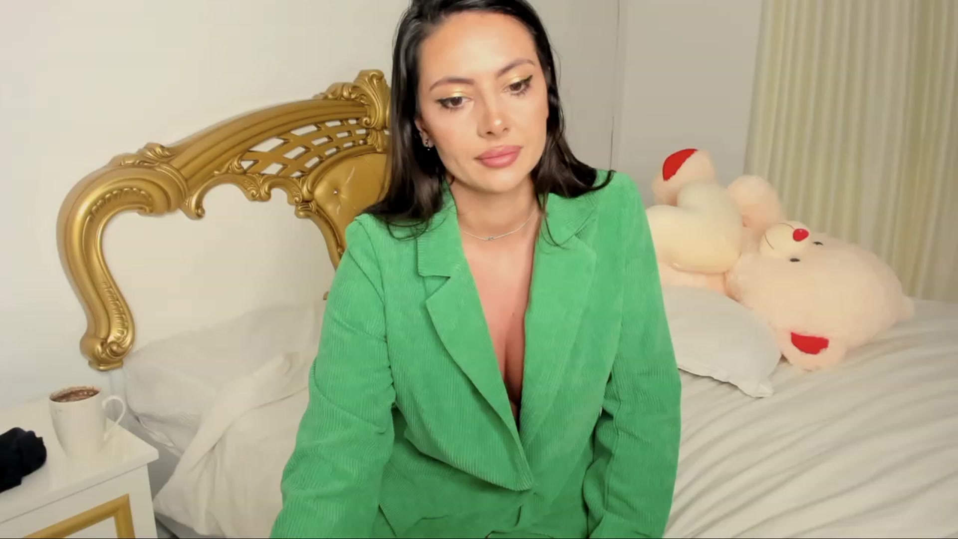 Gallery image thumbnail from NicoleKillian's myfreecams stream on, 11/19/2023, 24:44 image 6 of 20