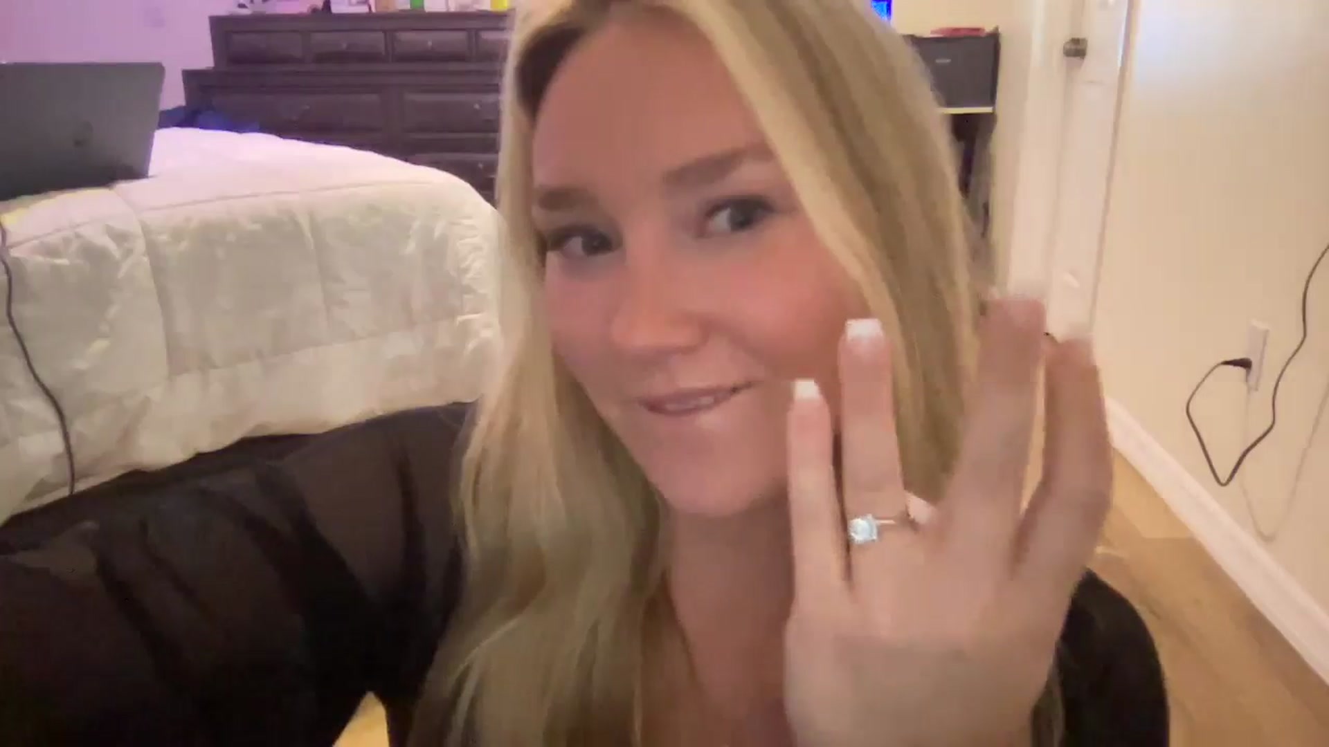 Gallery image thumbnail from NicoleOcean's myfreecams stream on, 07/08/2024, 24:39 image 16 of 20