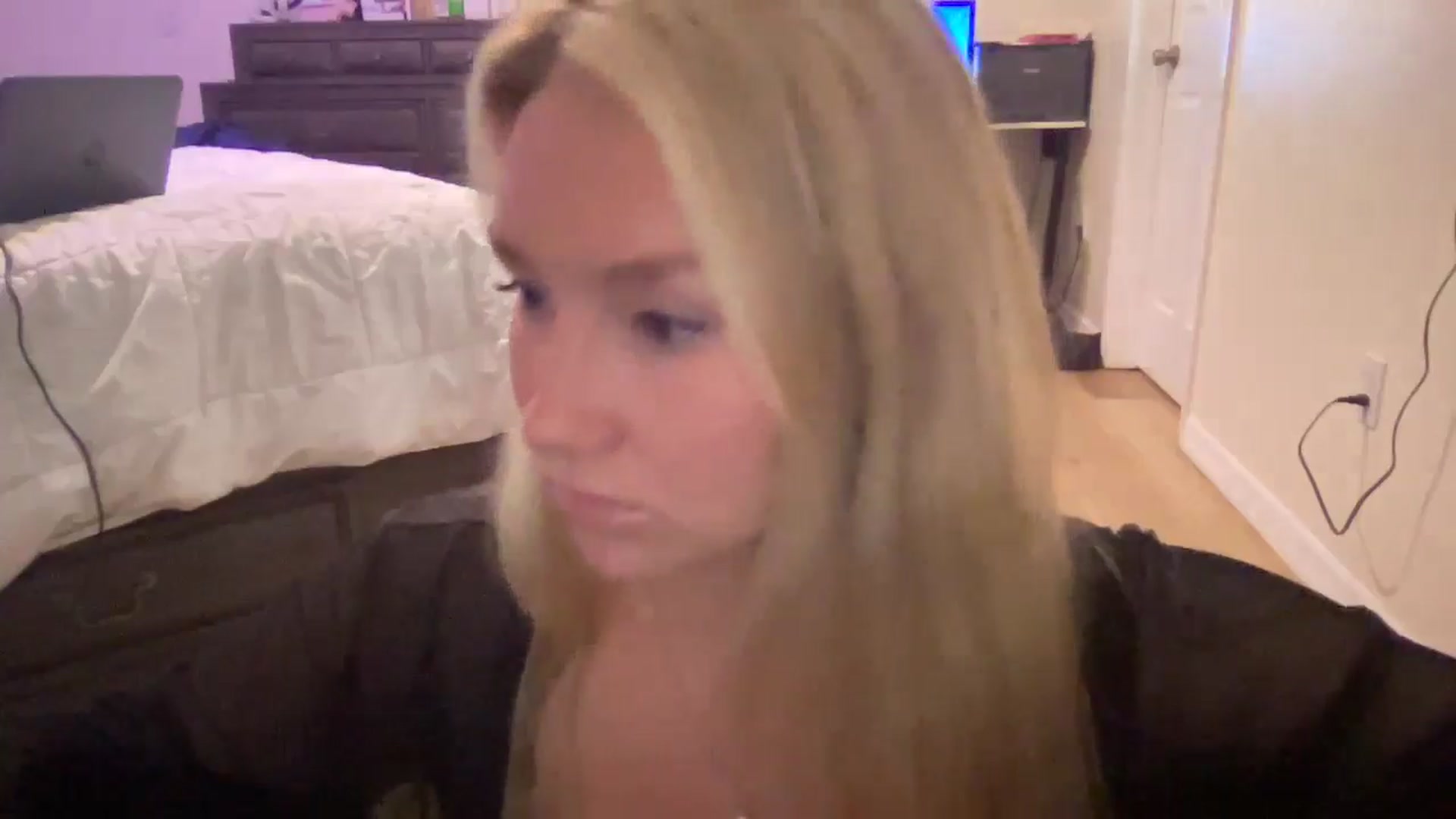 Gallery image thumbnail from NicoleOcean's myfreecams stream on, 07/08/2024, 24:39 image 18 of 20