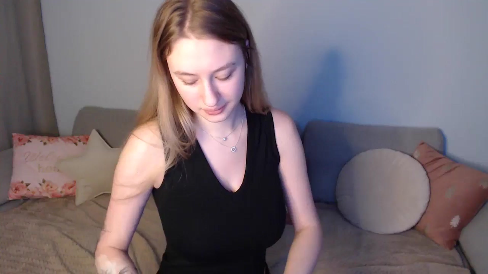 Gallery image thumbnail from NicolePax's myfreecams stream on, 10/29/2025, 09:45 image 7 of 20