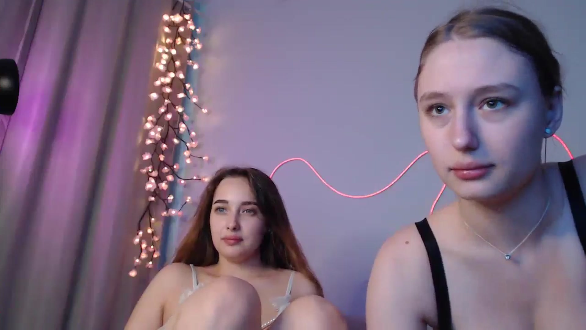 Gallery image thumbnail from NicolePax's myfreecams stream on, 11/03/2025, 10:35 image 13 of 20