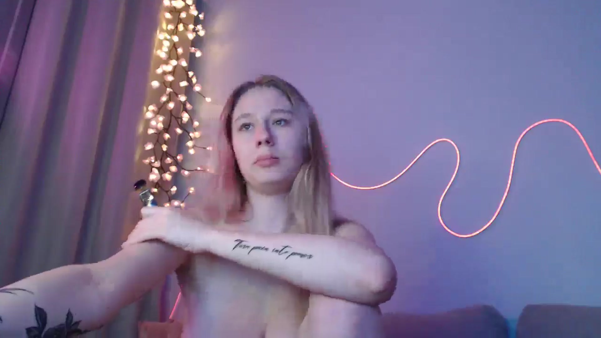 Gallery image thumbnail from NicolePax's myfreecams stream on, 11/04/2025, 14:03 image 13 of 20