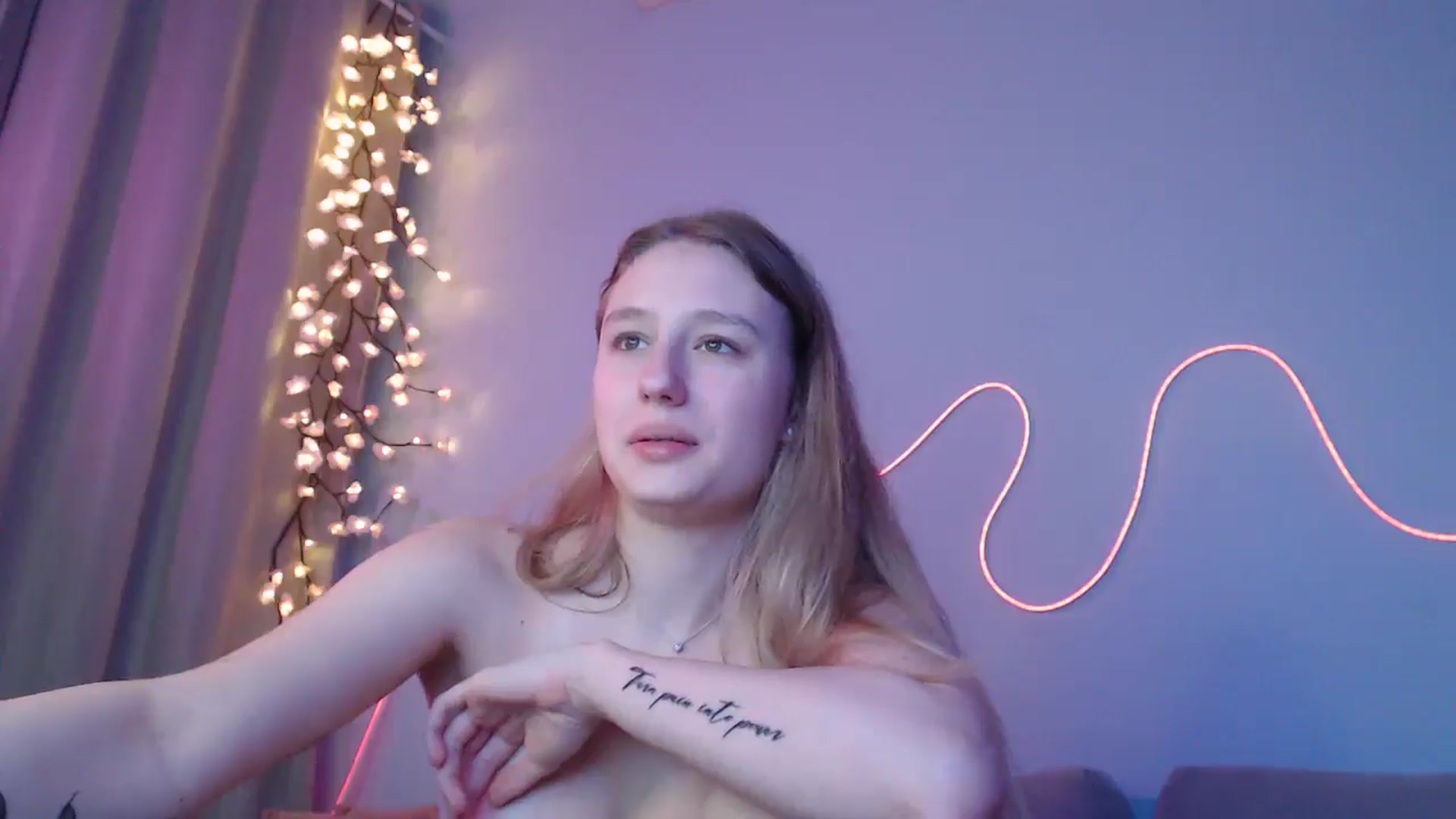 Gallery image thumbnail from NicolePax's myfreecams stream on, 11/04/2025, 15:02 image 3 of 20