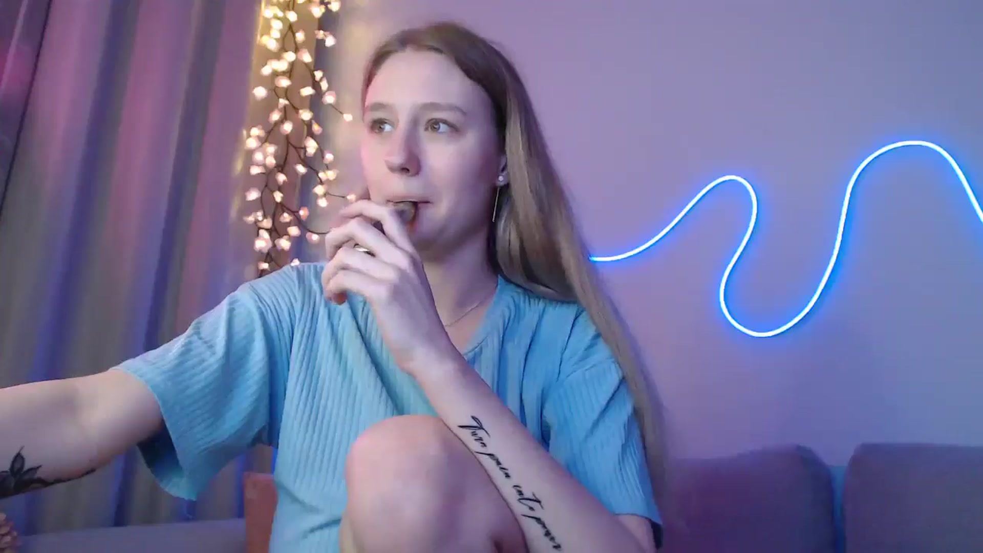Gallery image thumbnail from NicolePax's myfreecams stream on, 11/04/2025, 15:31 image 16 of 20