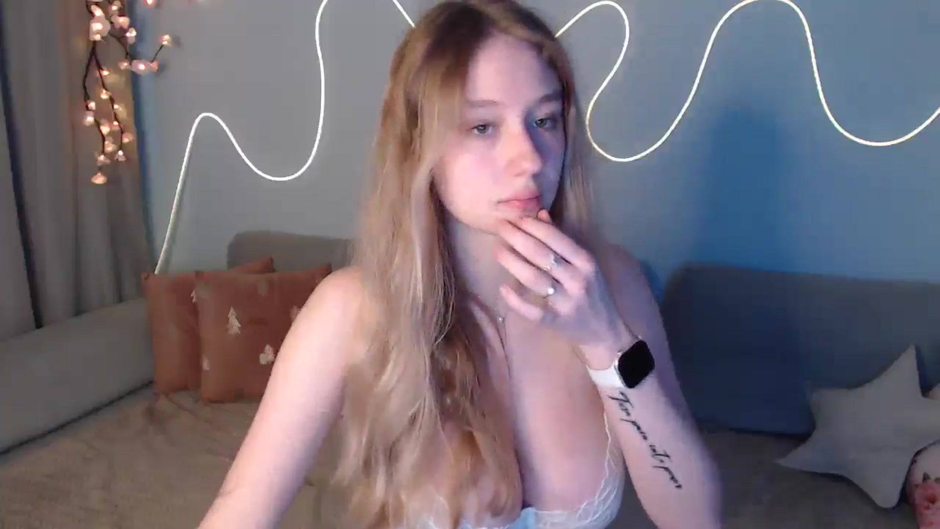 Gallery image thumbnail from NicolePax's myfreecams stream on, 11/07/2025, 09:13 image 2 of 20