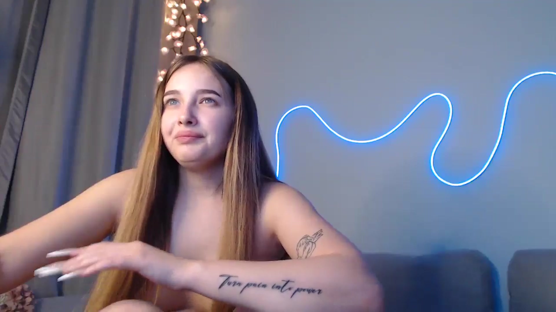 Gallery image thumbnail from NicolePax's myfreecams stream on, 11/07/2025, 14:51 image 5 of 20