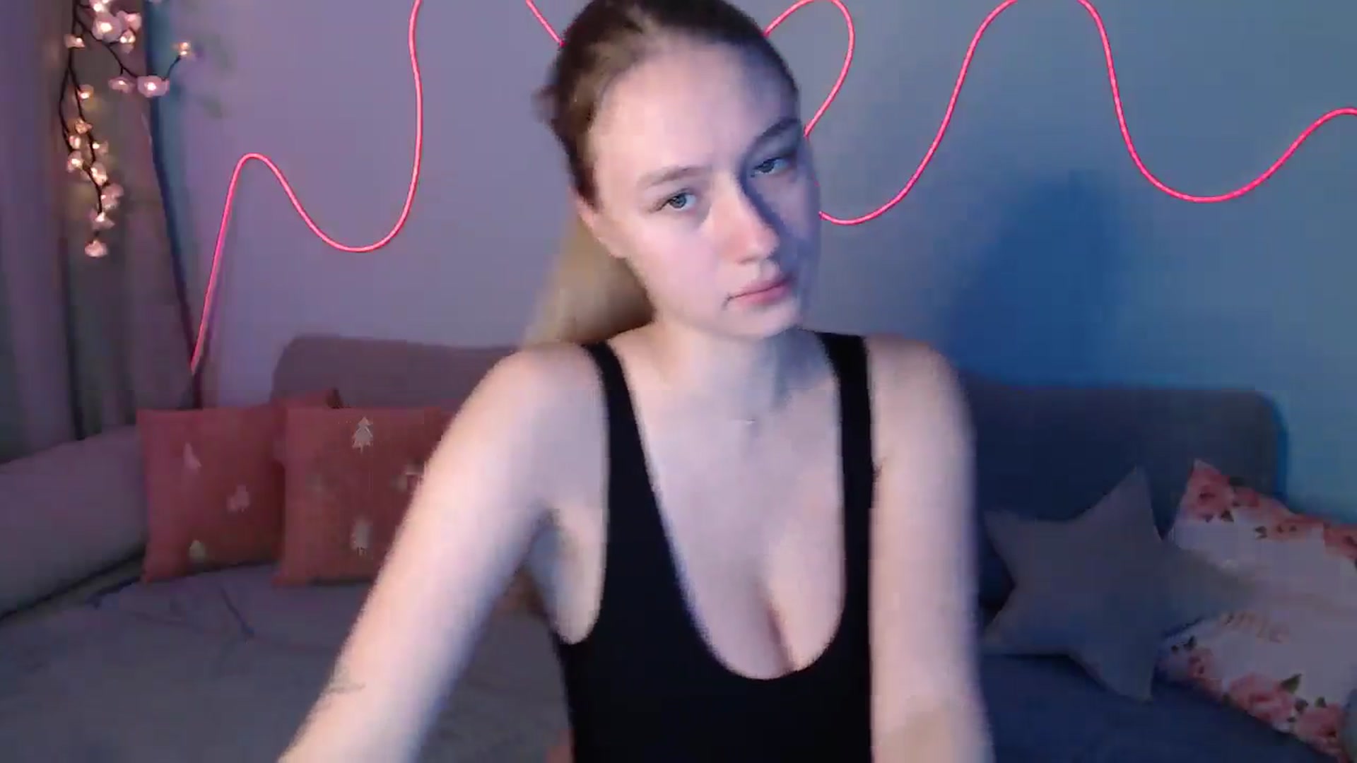 Gallery image thumbnail from NicolePax's myfreecams stream on, 11/10/2025, 09:42 image 11 of 20