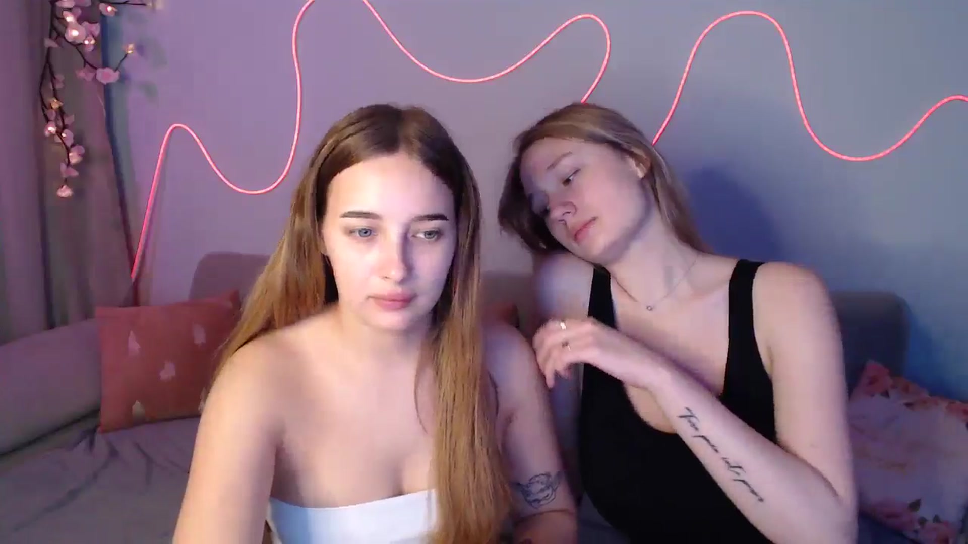 Gallery image thumbnail from NicolePax's myfreecams stream on, 11/10/2025, 12:08 image 3 of 20