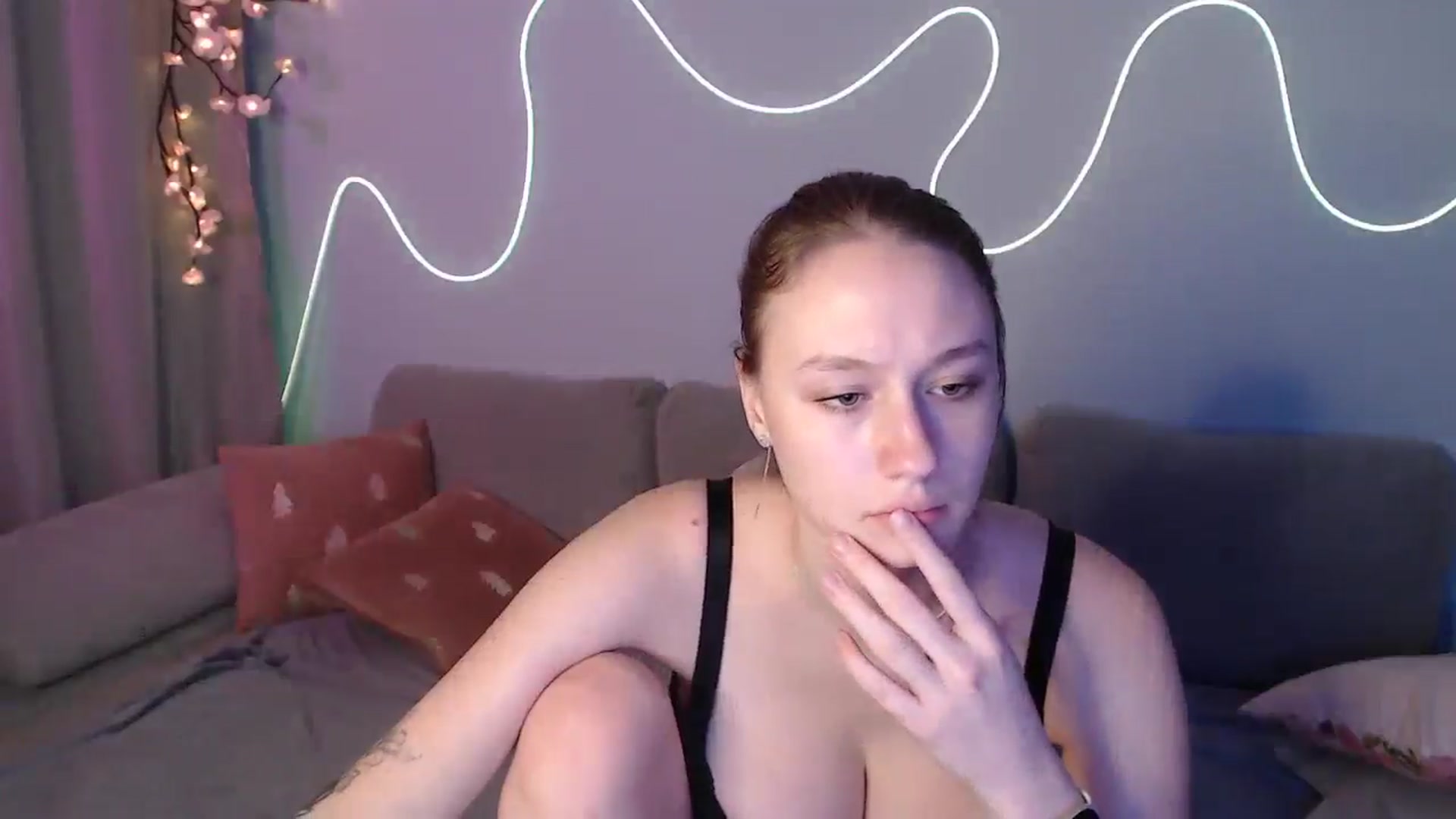 Gallery image thumbnail from NicolePax's myfreecams stream on, 11/11/2025, 18:02 image 5 of 20