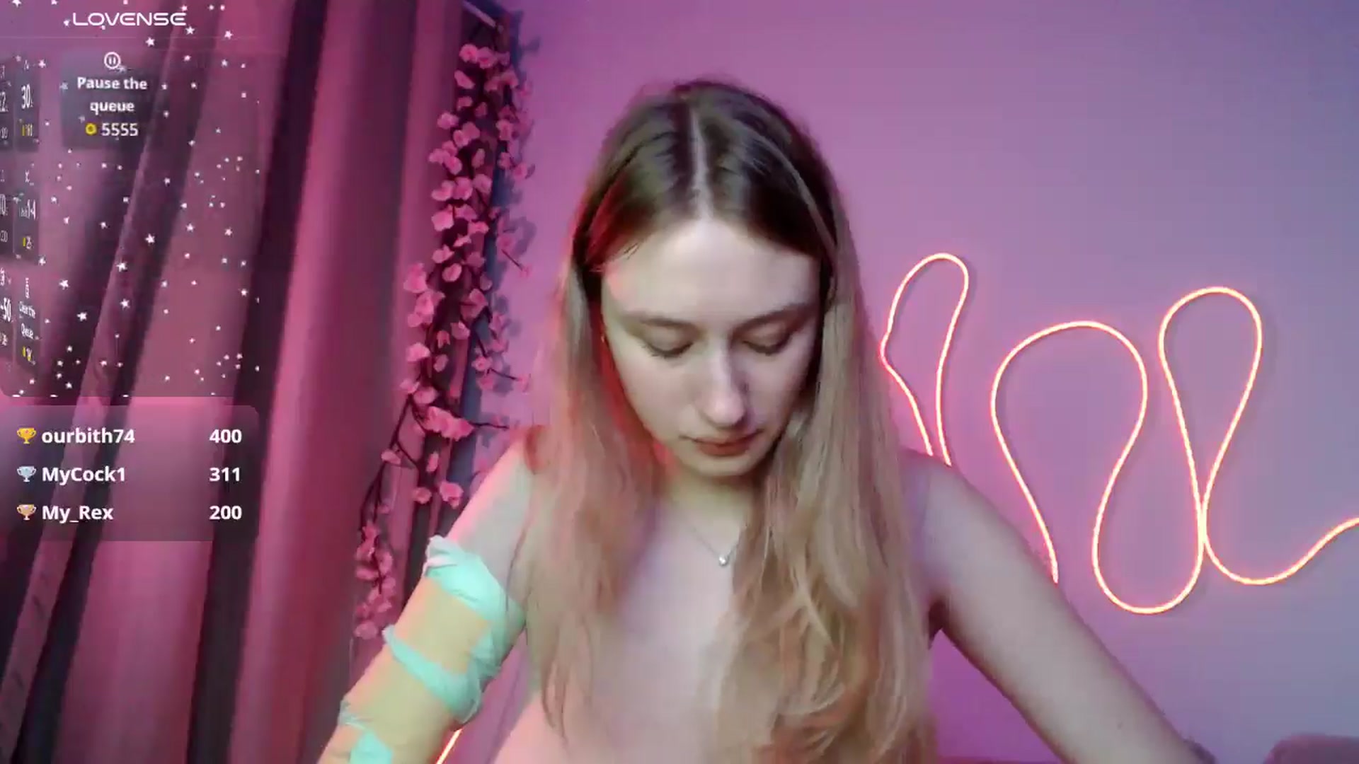 Gallery image thumbnail from NicolePax's myfreecams stream on, 12/21/2025, 14:52 image 18 of 20