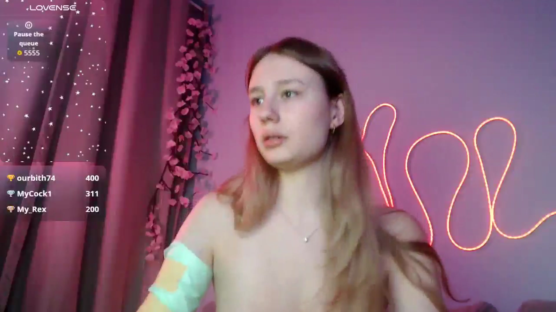 Gallery image thumbnail from NicolePax's myfreecams stream on, 12/21/2025, 14:52 image 17 of 20