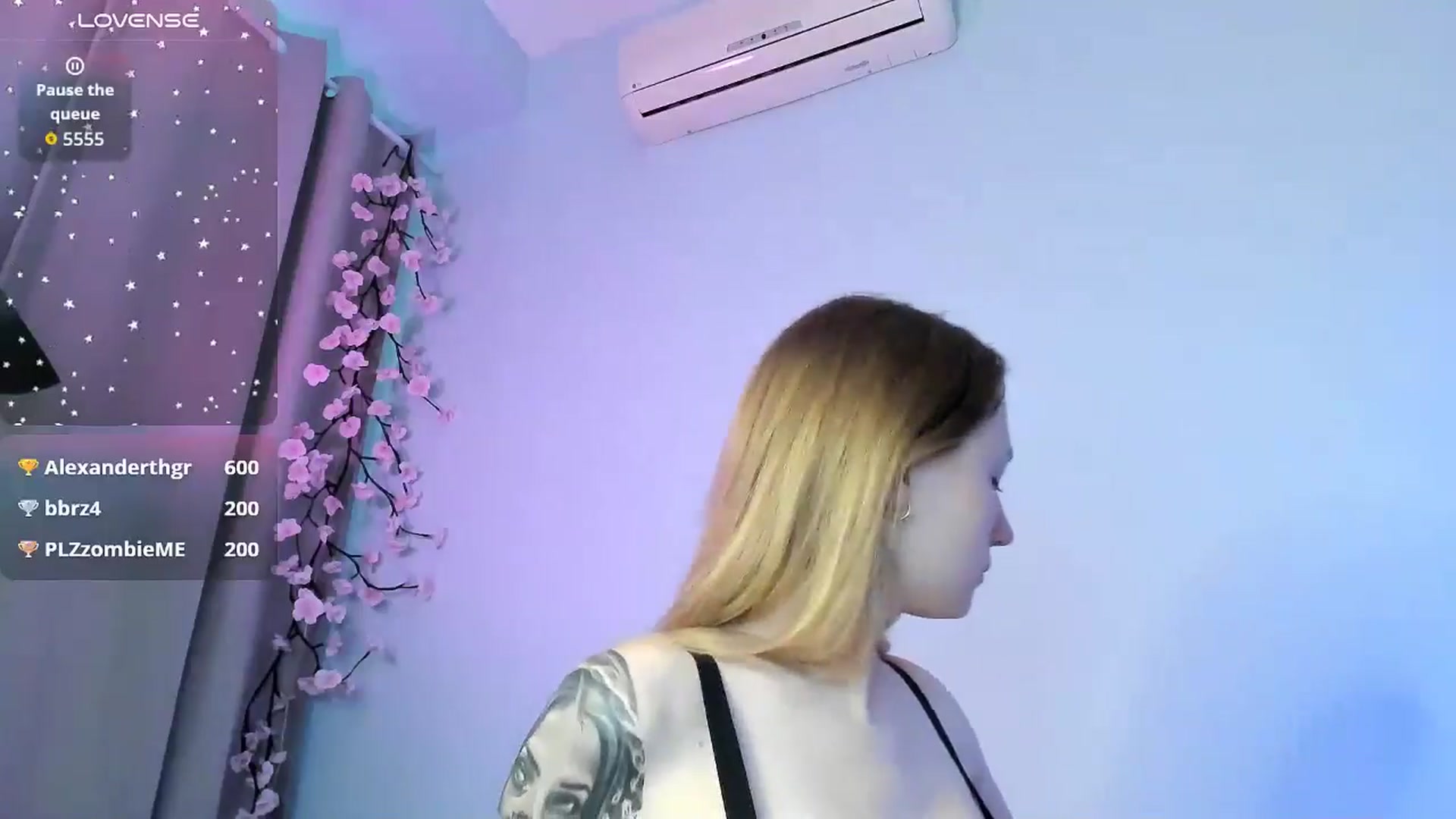 Gallery image thumbnail from NicolePax's myfreecams stream on, 05/06/2026, 13:55 image 18 of 20
