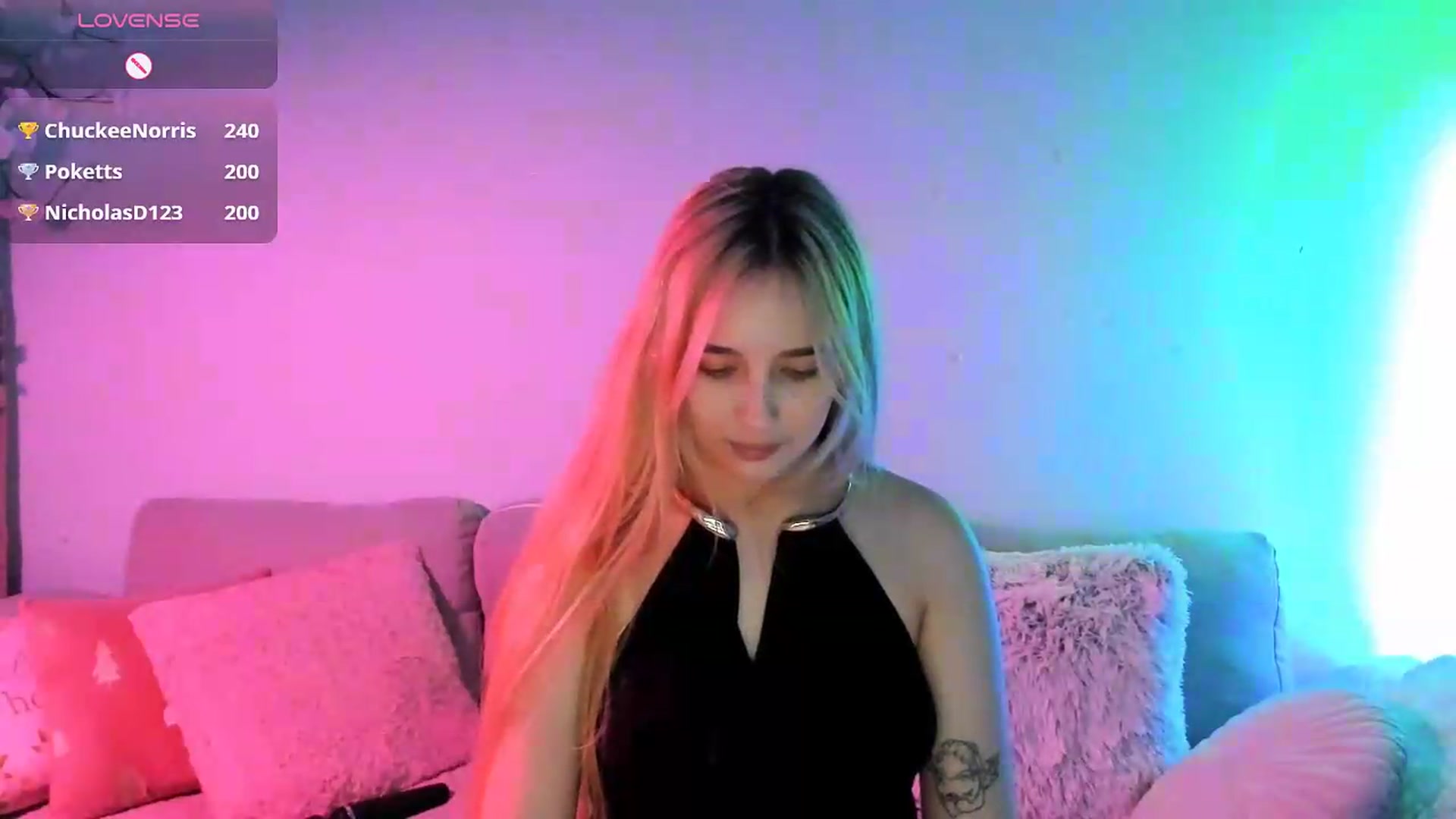 Gallery image thumbnail from NicolePax's myfreecams stream on, 05/19/2026, 19:57 image 4 of 20