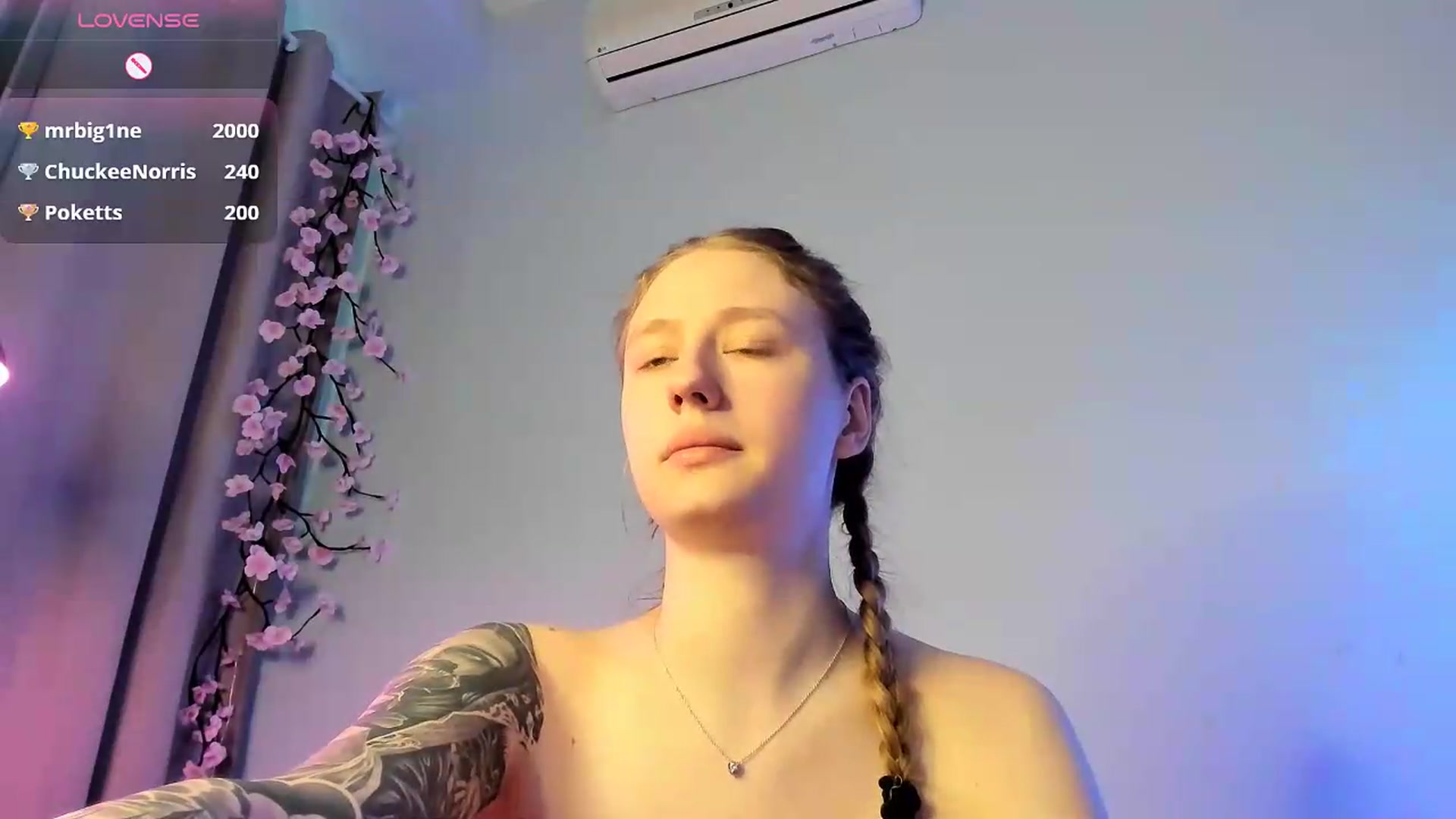 Gallery image thumbnail from NicolePax's myfreecams stream on, 05/20/2026, 13:09 image 9 of 20
