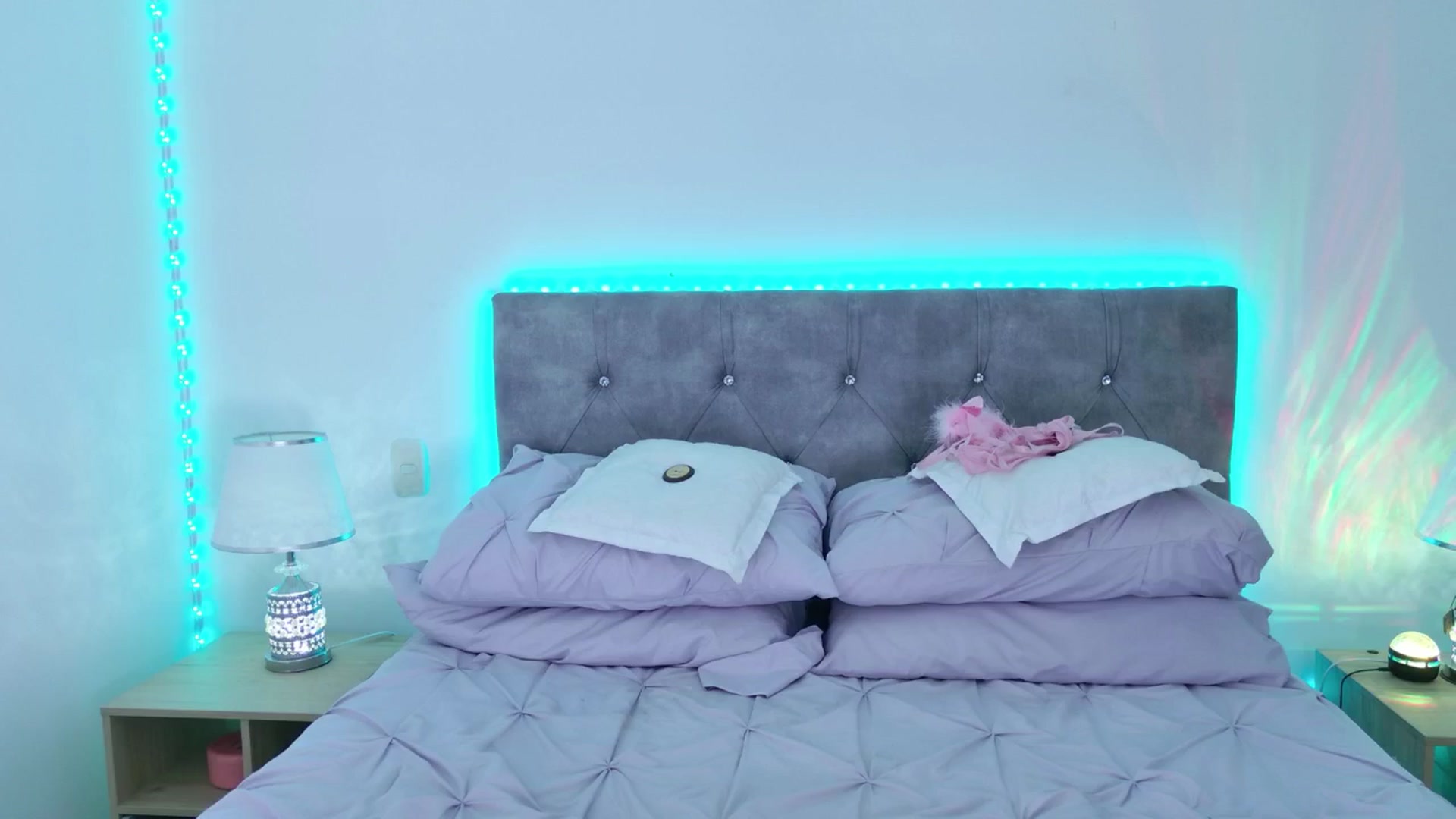 Gallery image thumbnail from NicolePowell's myfreecams stream on, 03/11/2026, 01:58 image 15 of 20