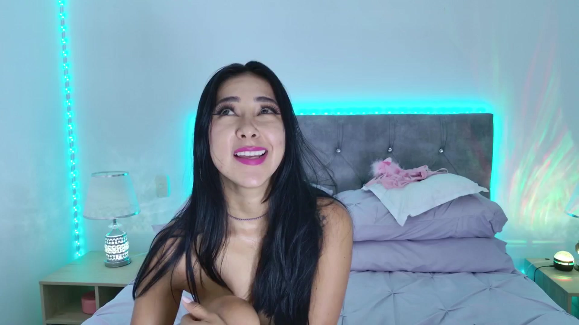 Gallery image thumbnail from NicolePowell's myfreecams stream on, 03/11/2026, 01:58 image 13 of 20